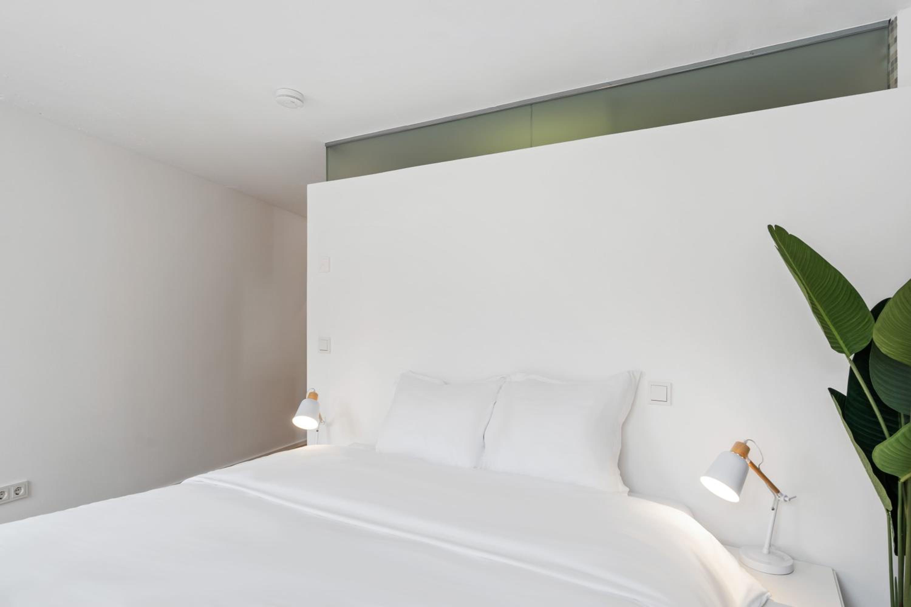 Stylish Stay in Grund with Balcony & City Views view 2