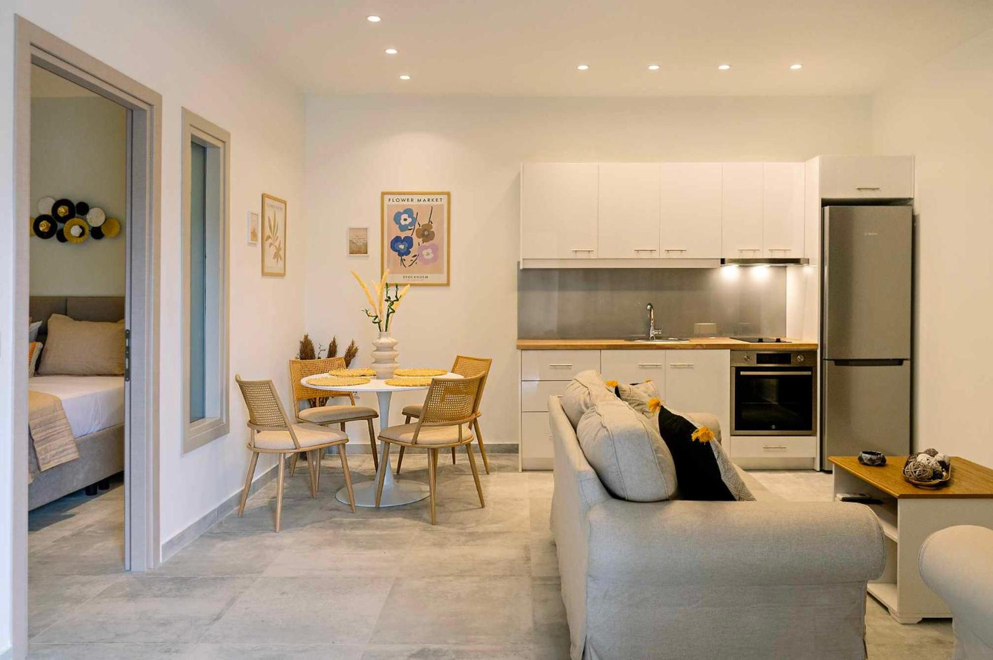Icarus & Hermes Luxury Apartments view 5