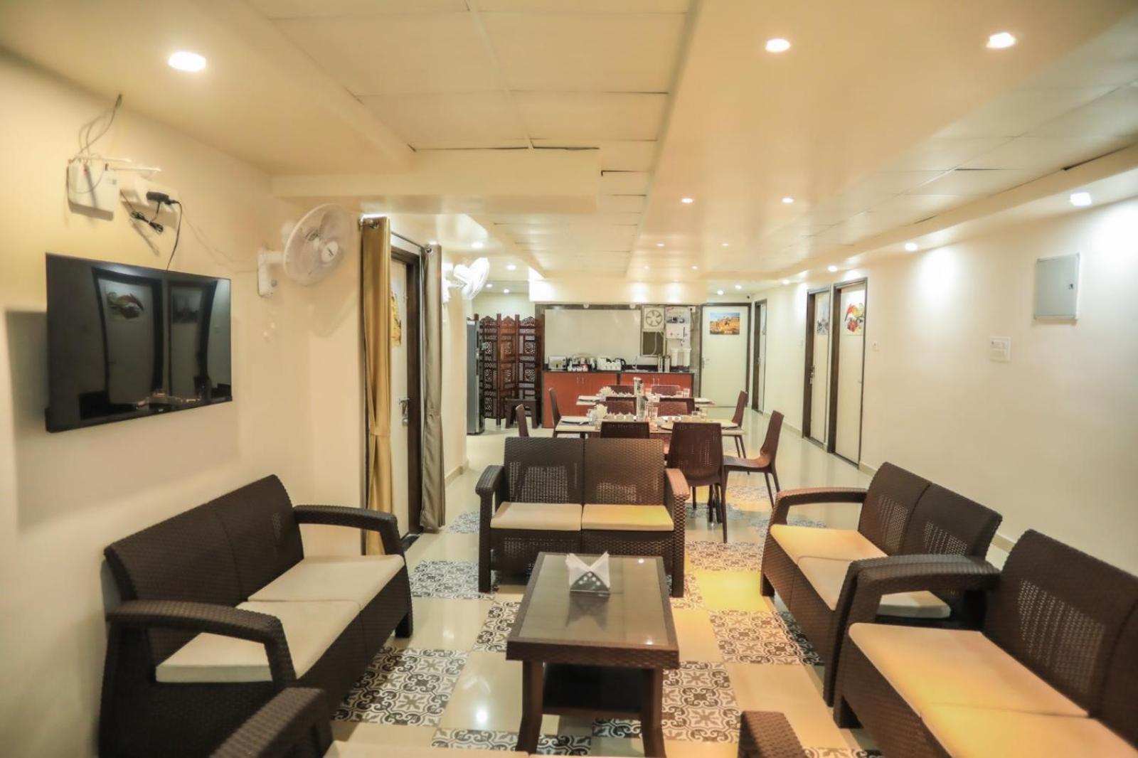 Pretty Garden View Apartment 3BHK Furnished Flat near Kashi Vishwanath Temple