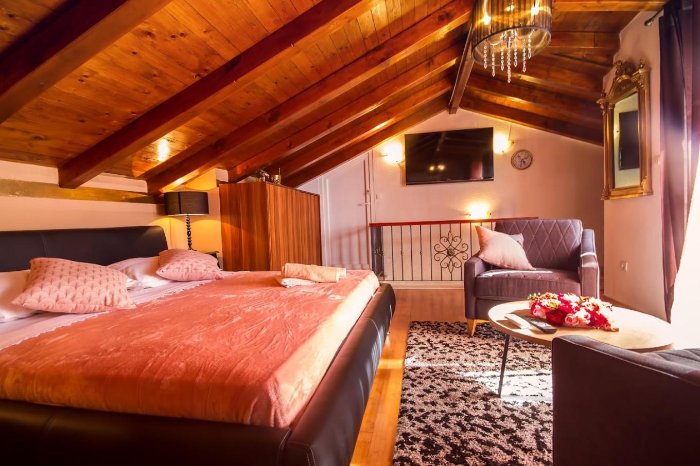 Villa Diana with pool, sauna,playground, view 3