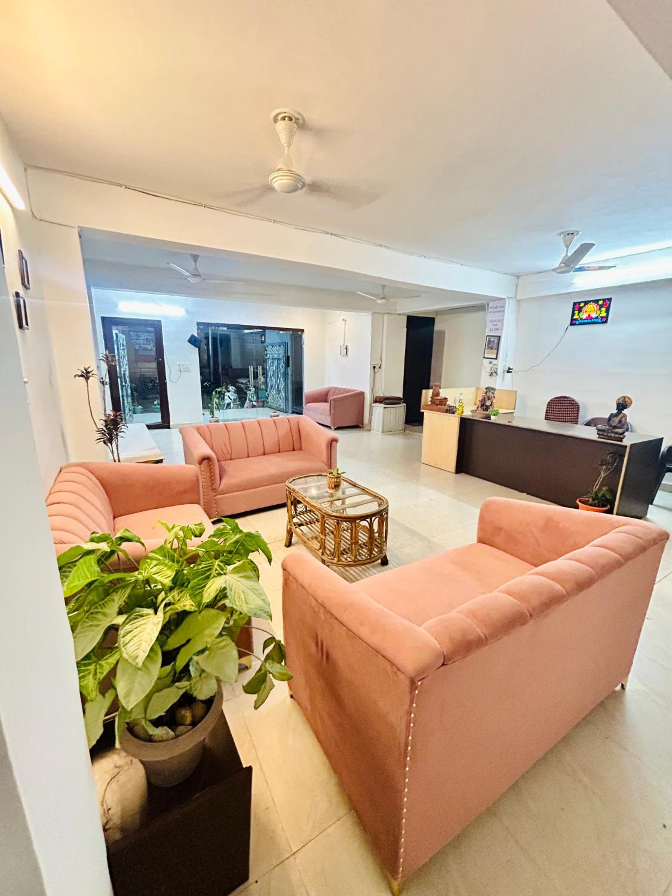 Lobby & Reception