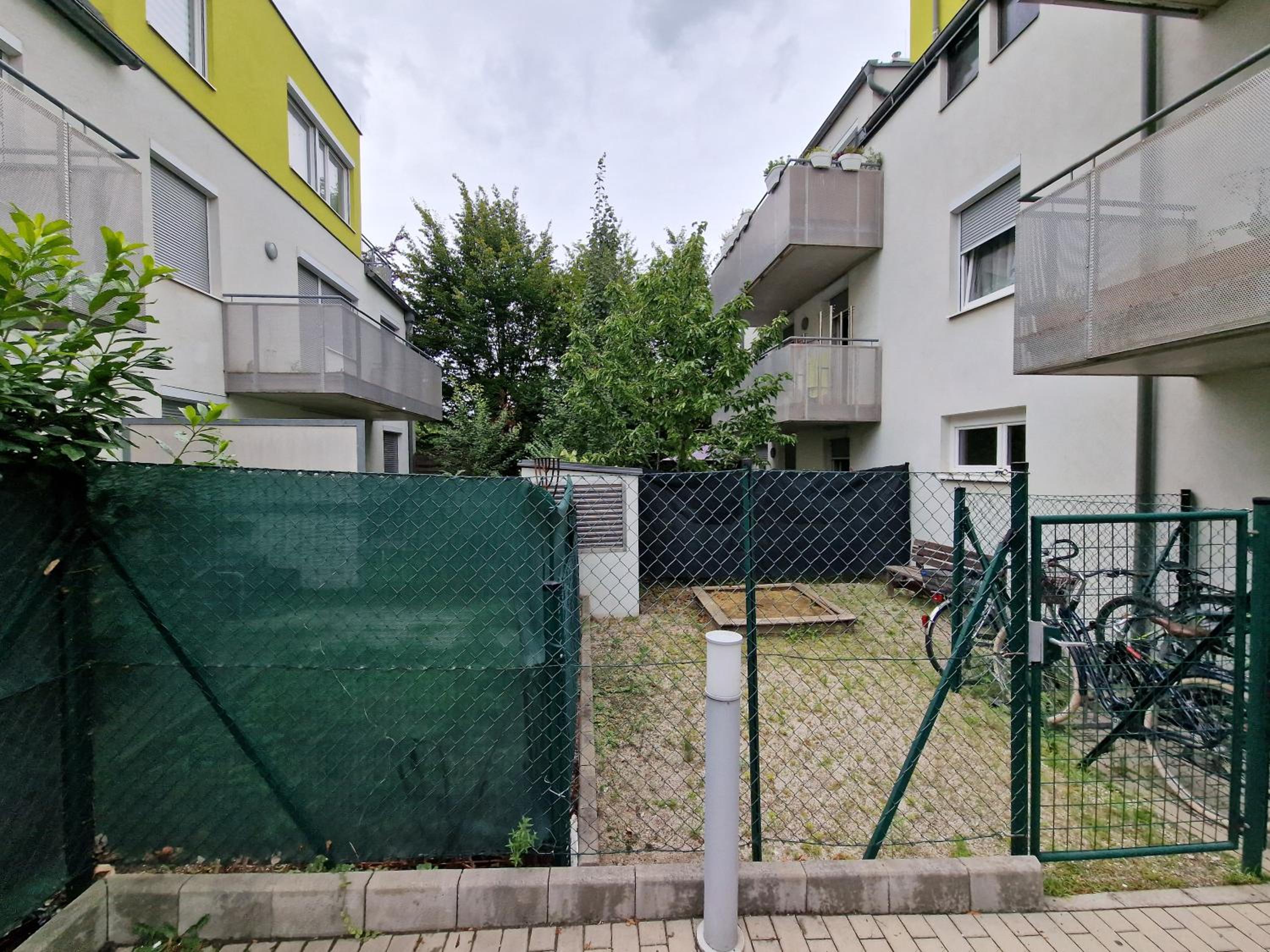 Vienna Danube Garden Apartment 22