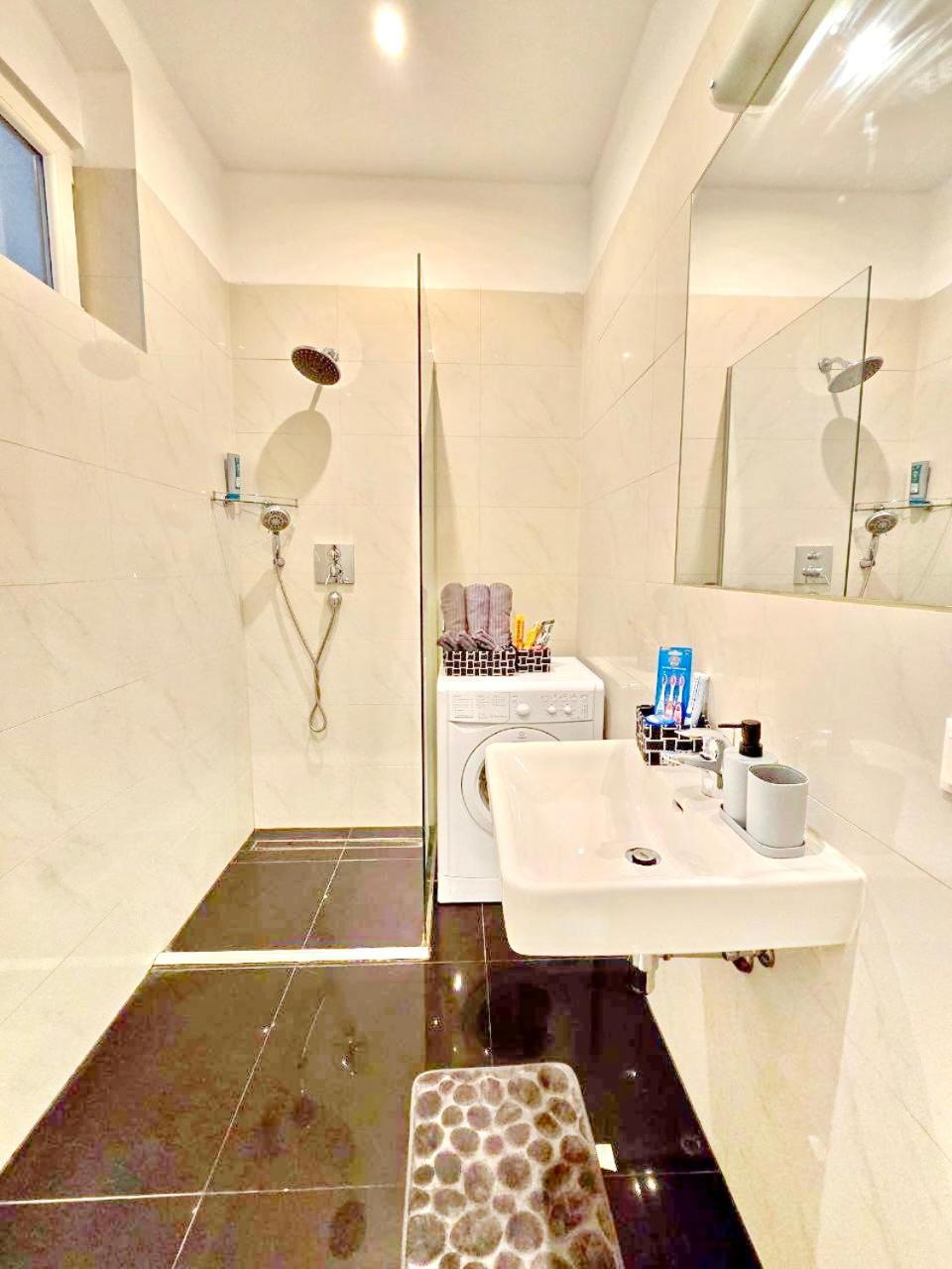 W Apartment - Brigittenau Area MM6
