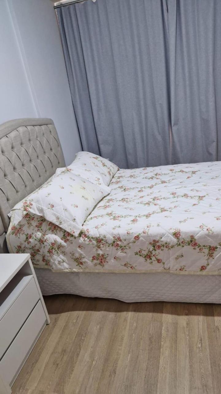 Apartamento com ar condicionado nos 2 quartos