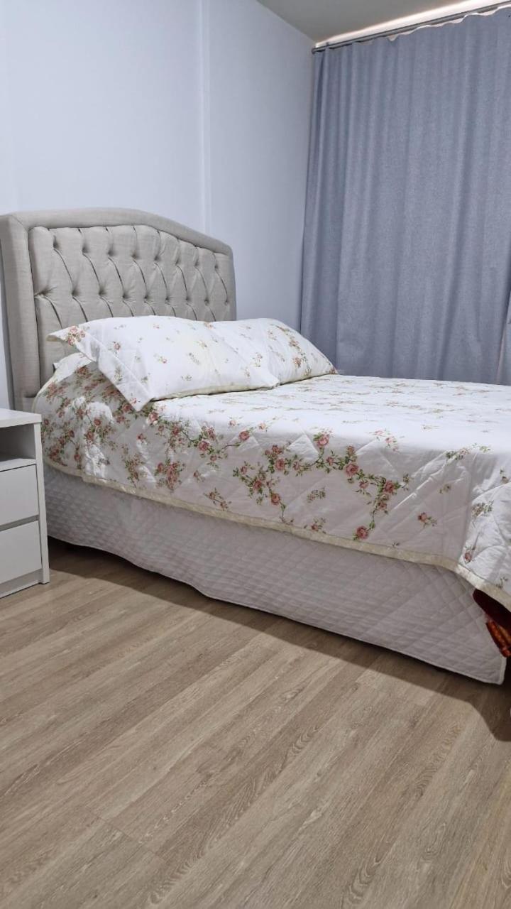 Apartamento com ar condicionado nos 2 quartos