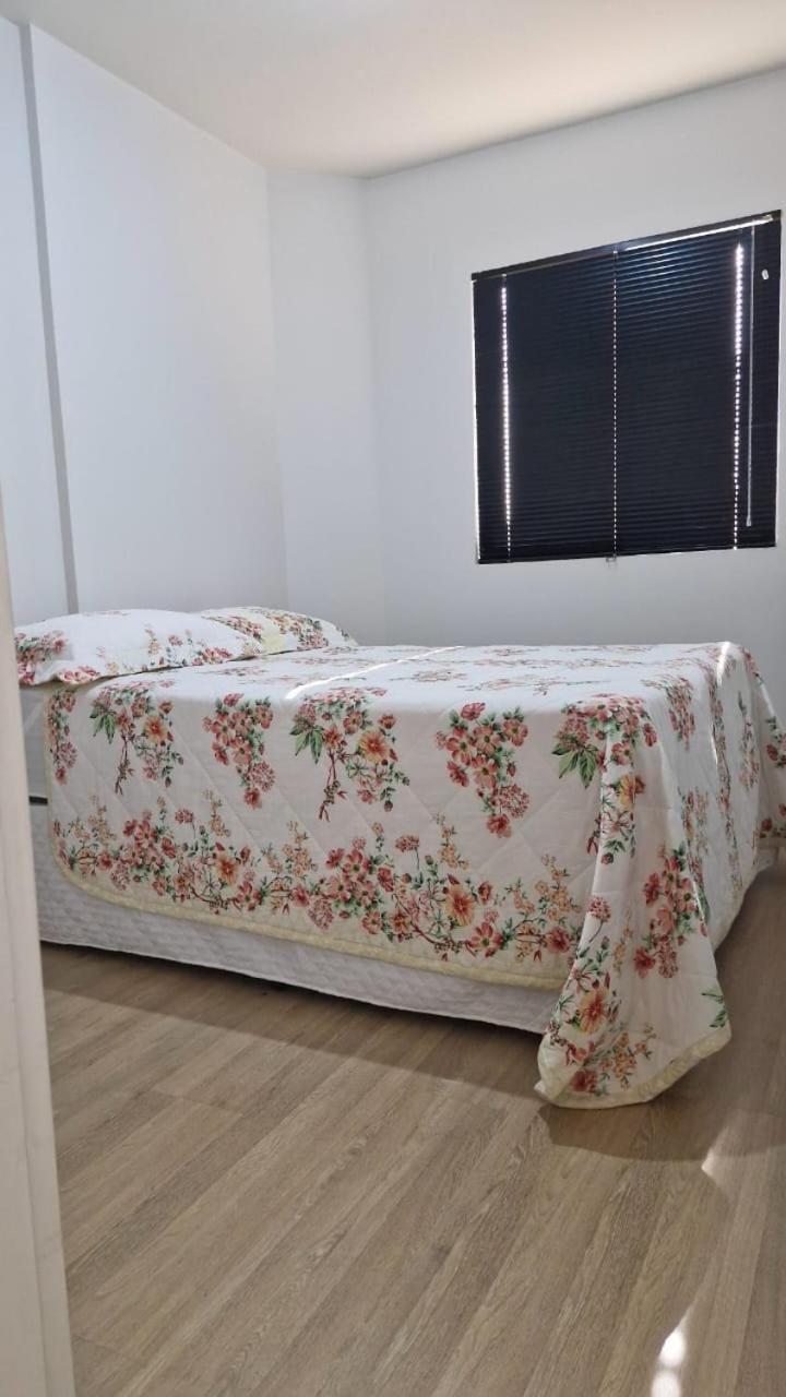 Apartamento com ar condicionado nos 2 quartos
