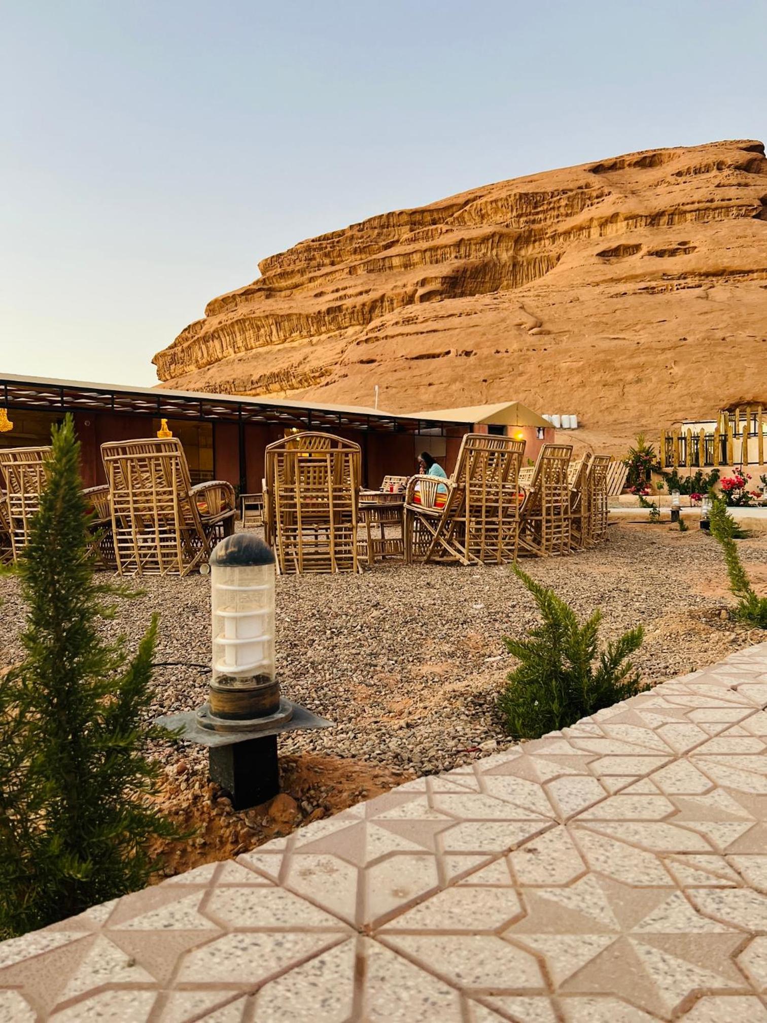 MOON RUM lUXURY CAMP