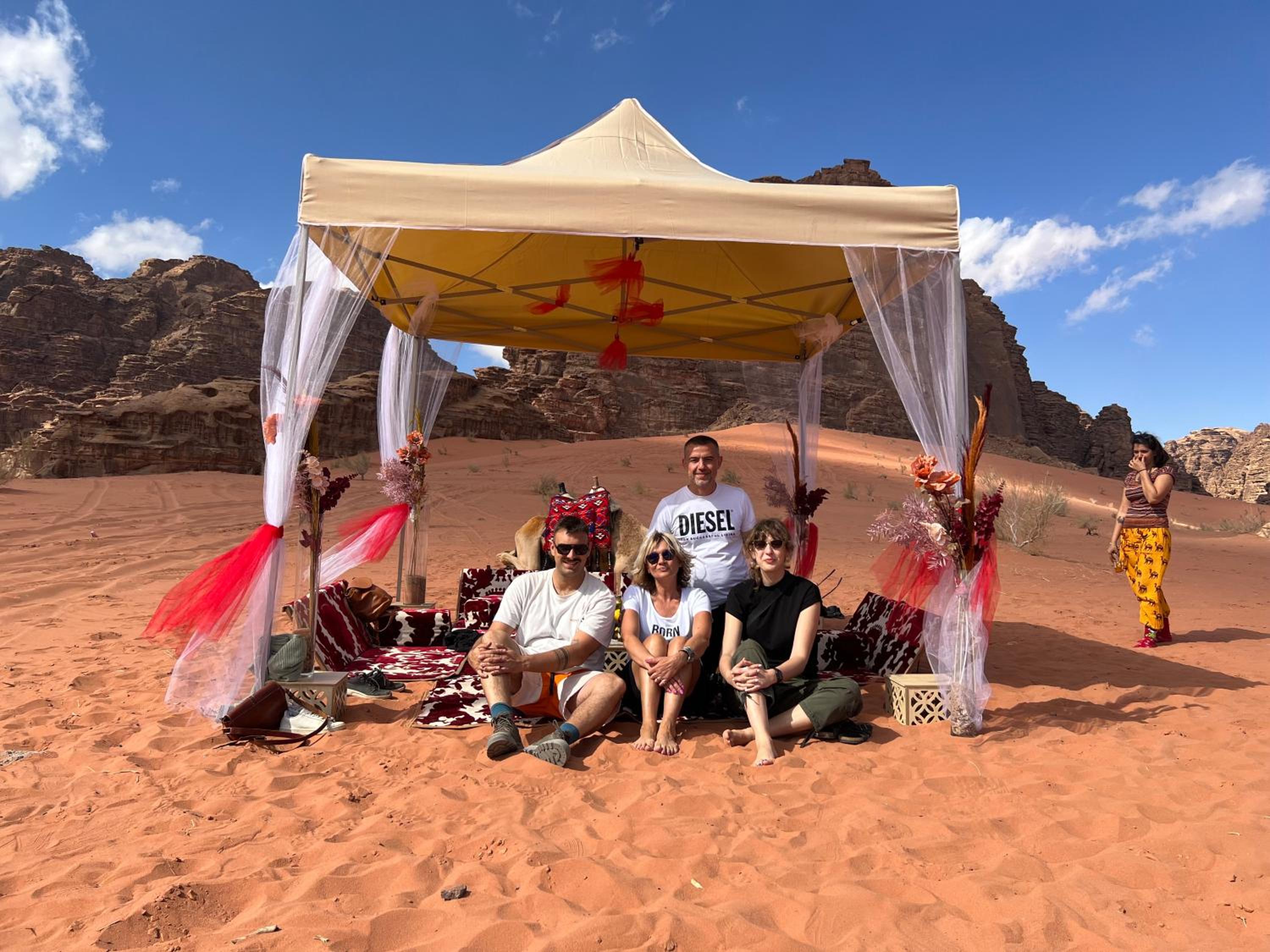 MOON RUM lUXURY CAMP