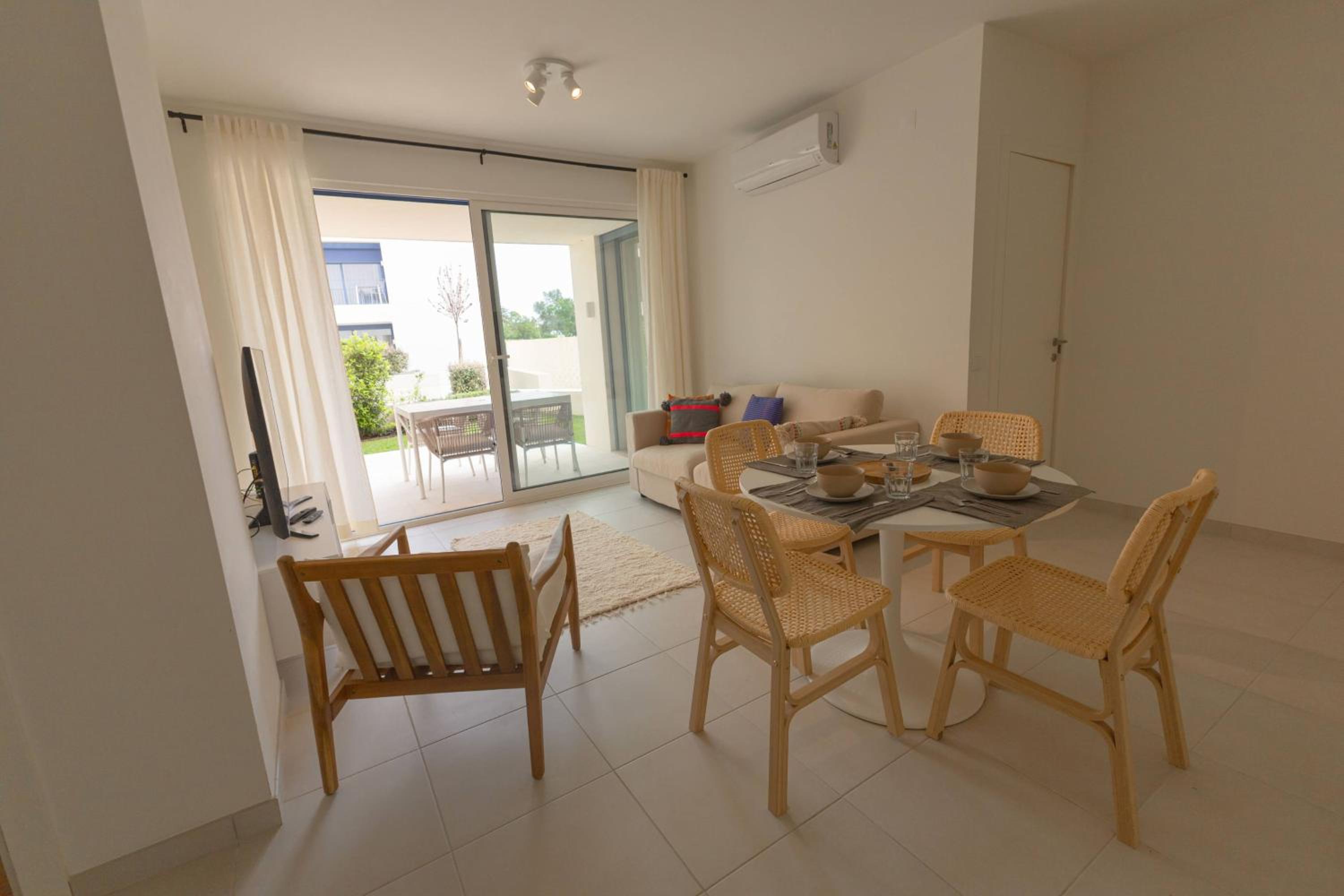 Central 2BR Apt, Steps To Ria Formosa, Pool & Gym view 4