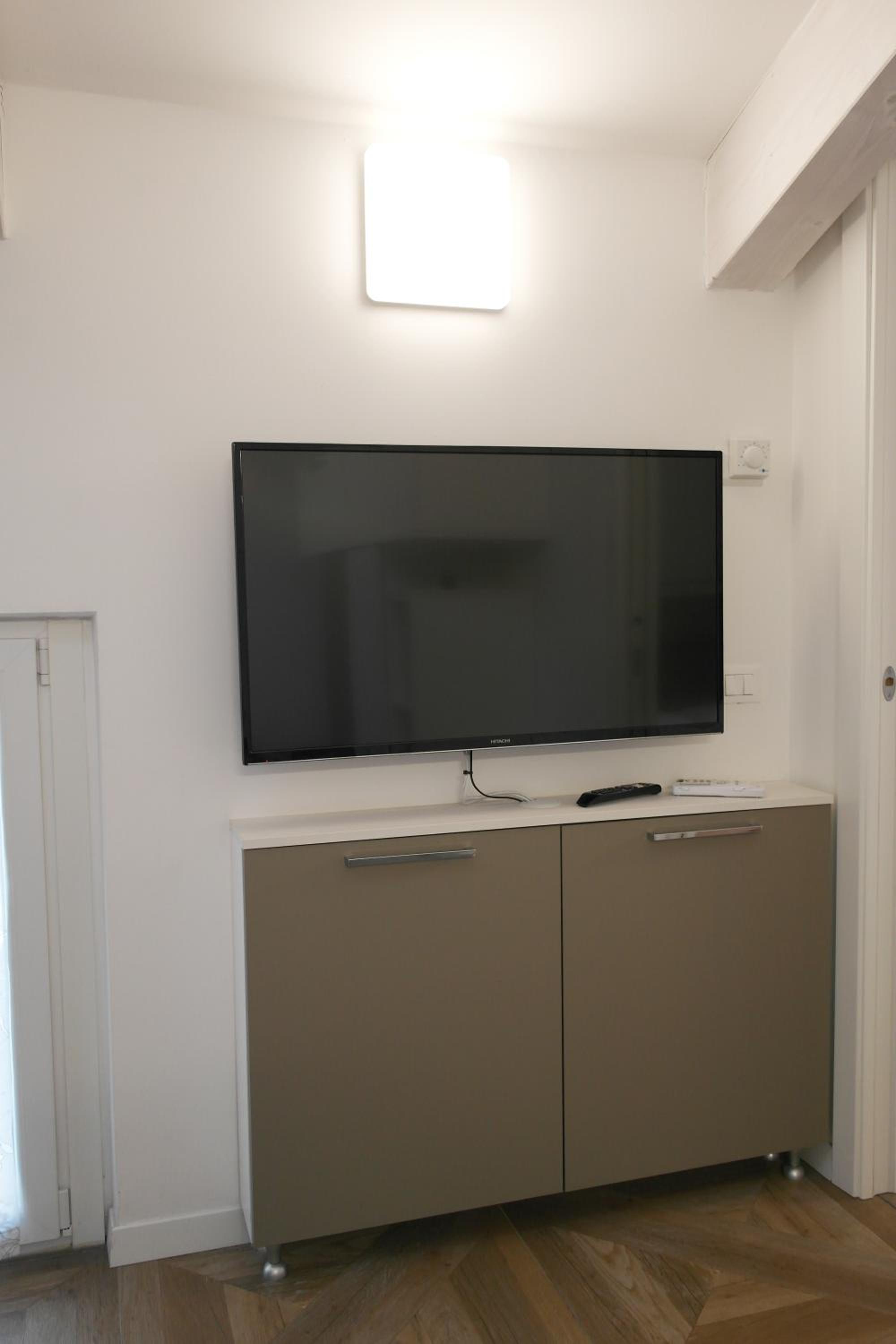 Luminoso Bilocale zona Tibaldi Bocconi