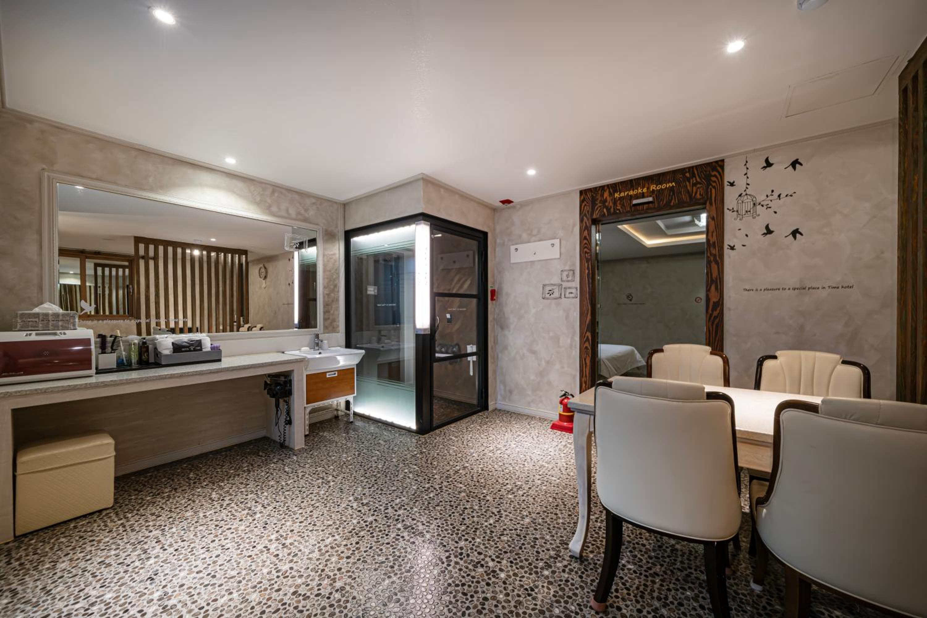 Time Hotel