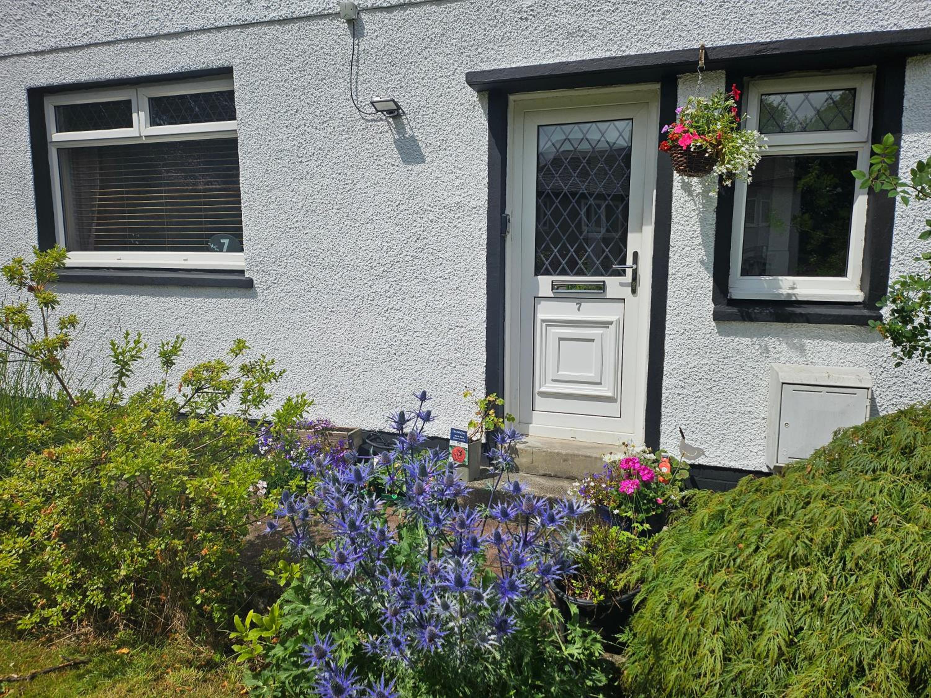 Spacious 2 bedroom house on the edge of Balloch view 5