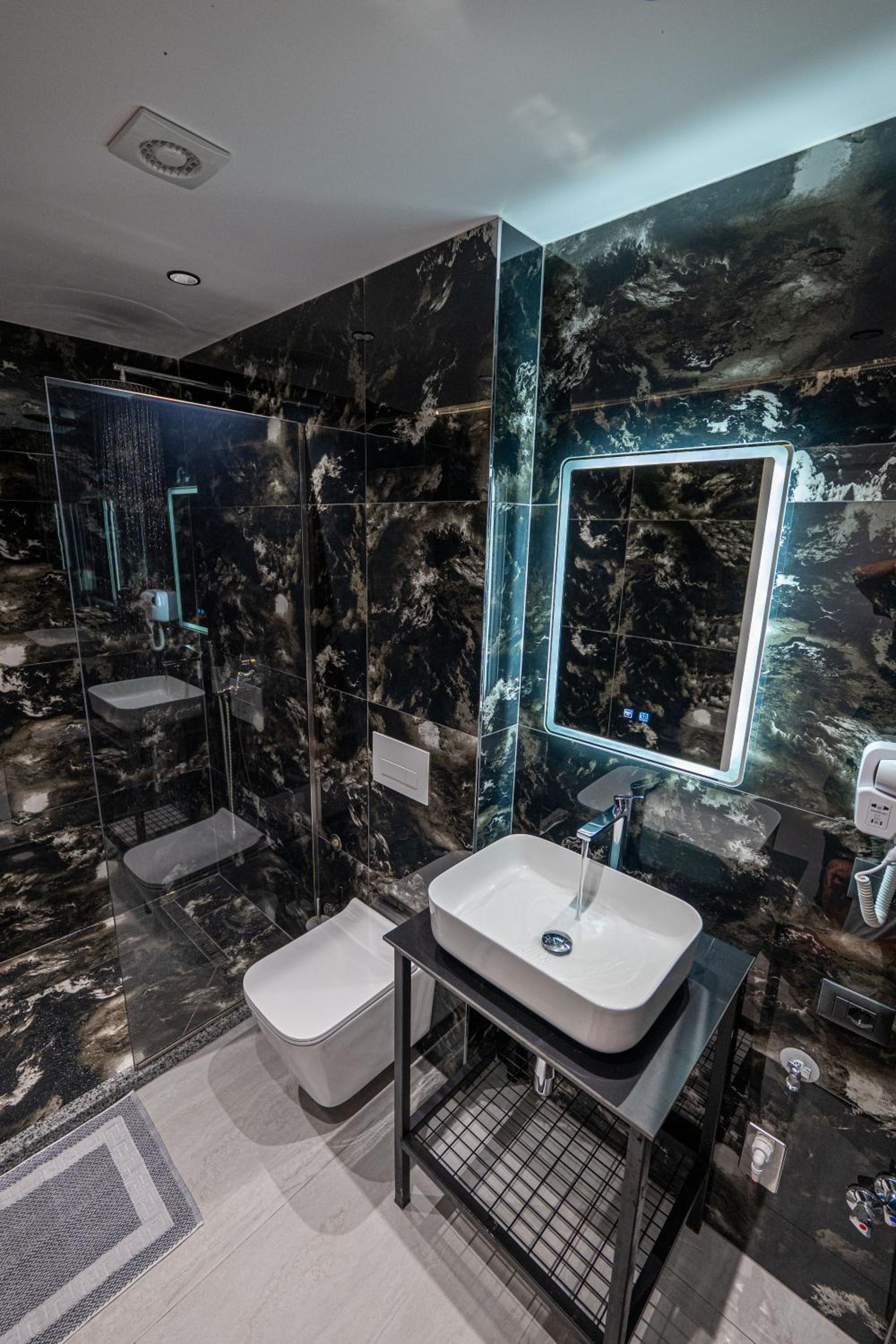 Euphoria Apartments