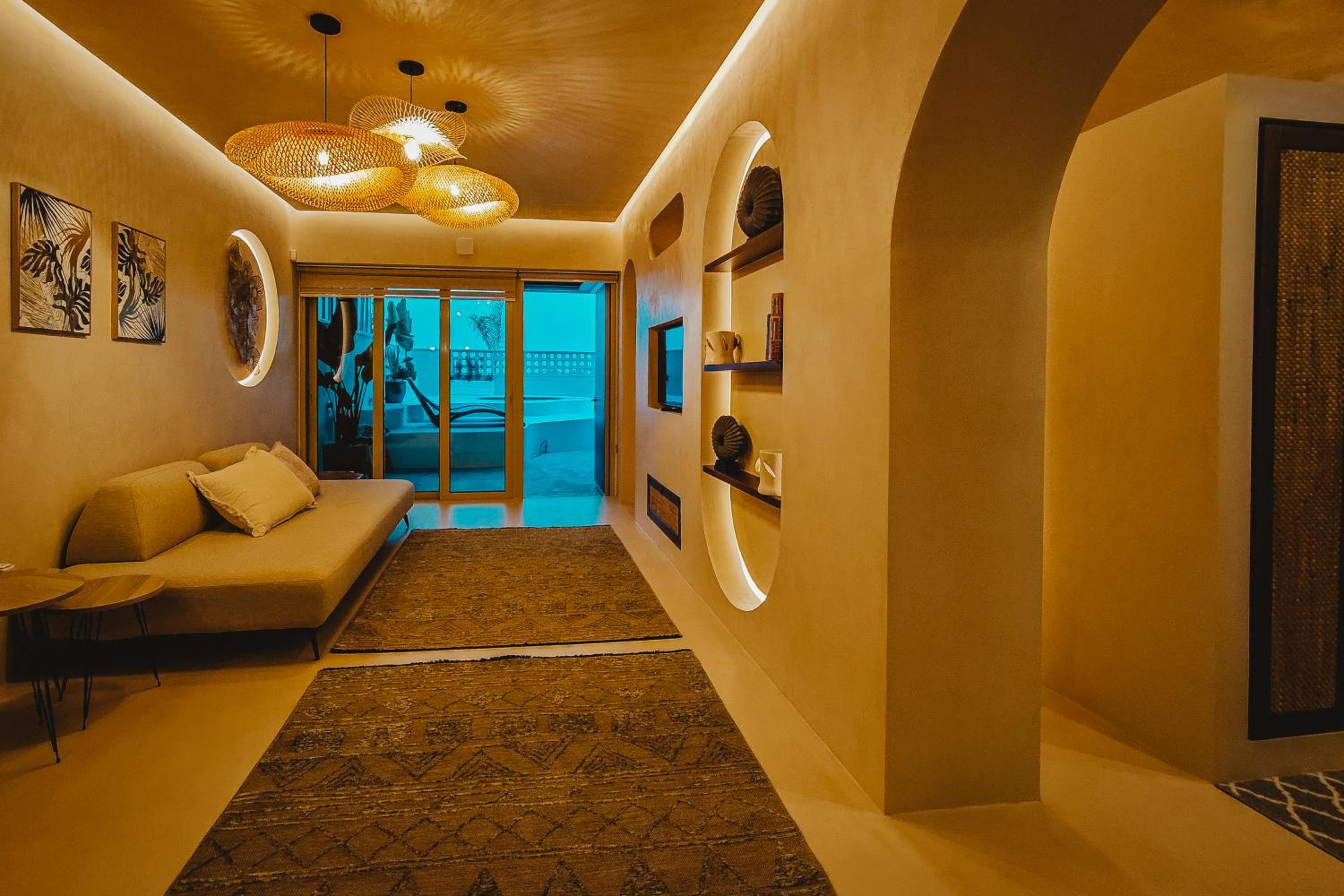 Q Coconuts Seaside Suites