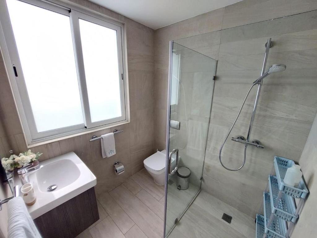 Luxury Gateaway Penthouse in front of Hard Rock