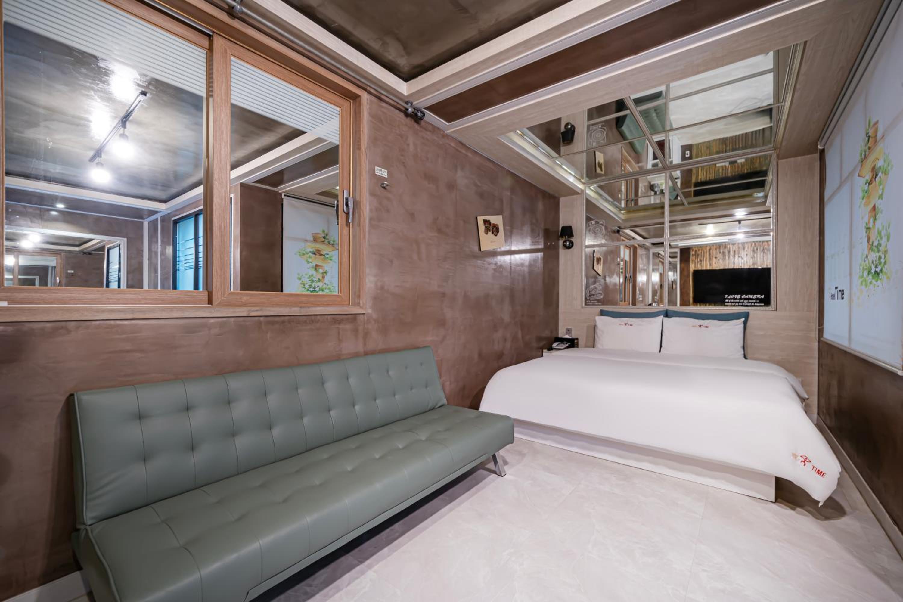 Time Hotel