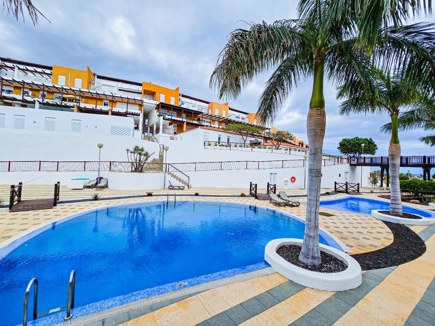 Hotel Casa Helen 2 Tenerife Sur - Image 1