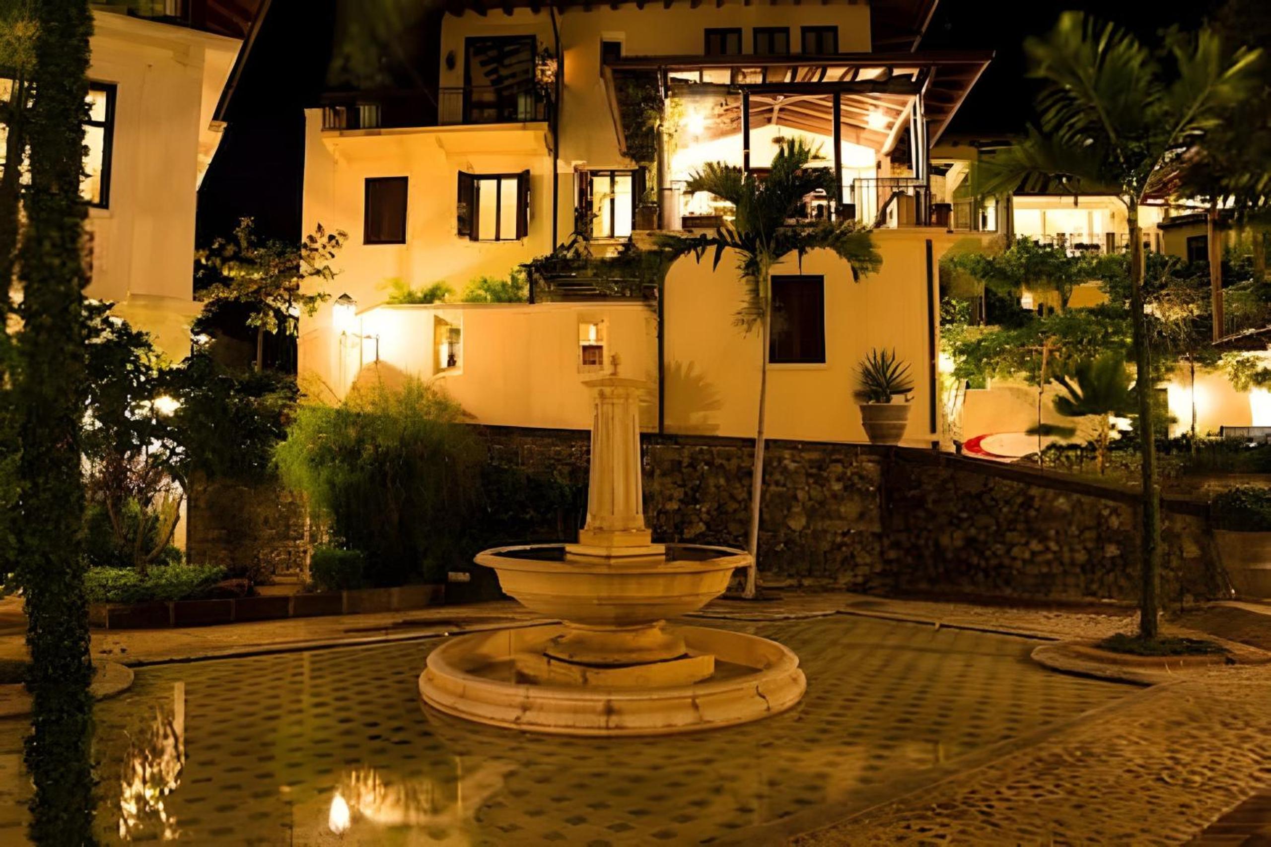 Las Catalinas Loft - for up to 4 people just steps from the beach