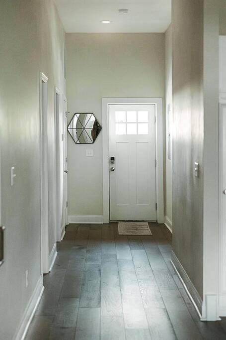 Historic Freshly Renovated 8-Bedroom Townhomes - Downtown Loudon