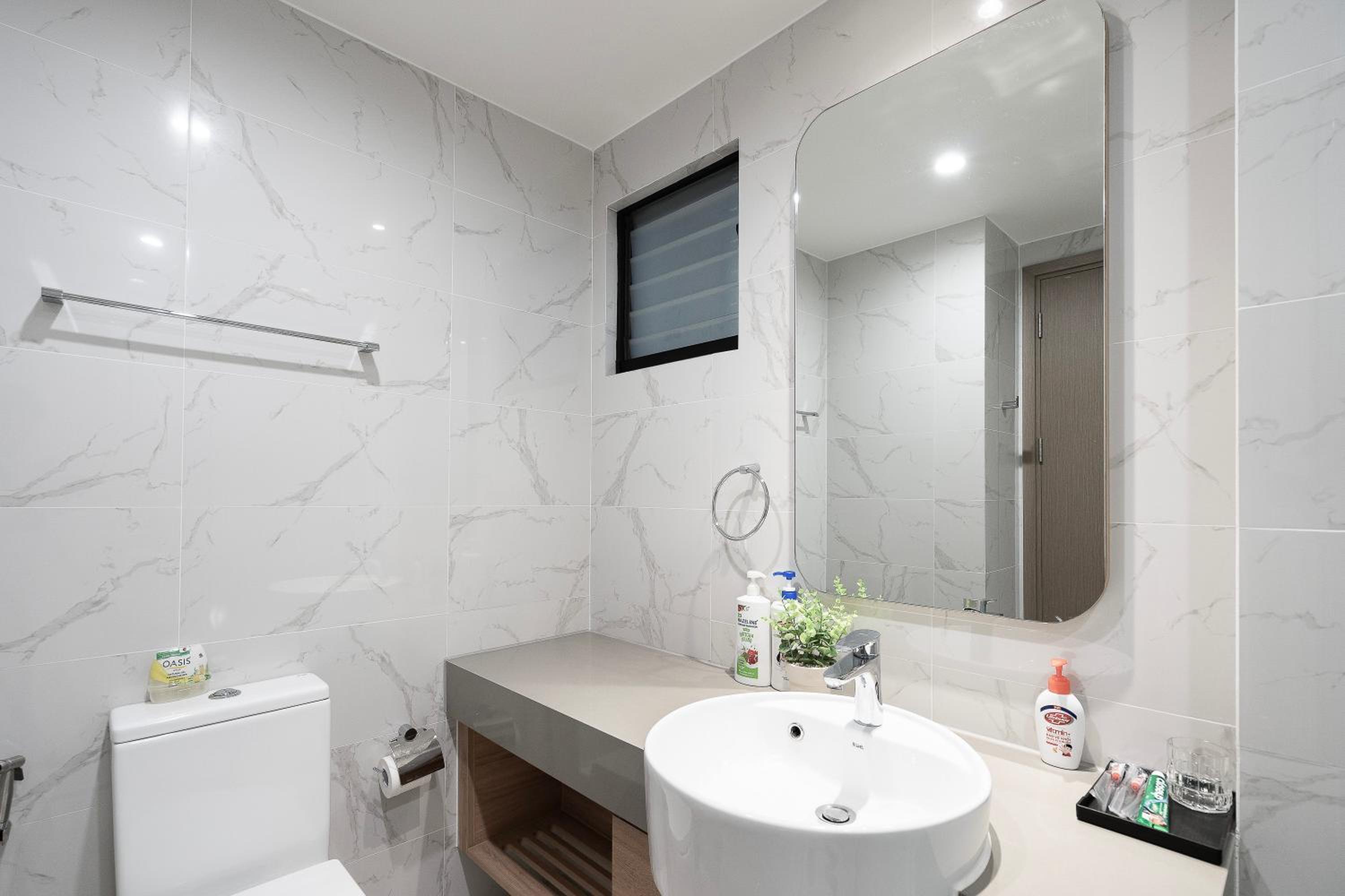Modern District 1 2BR&3BR D1&Zenity apartment OUTDOOR Jacuzzi Pool