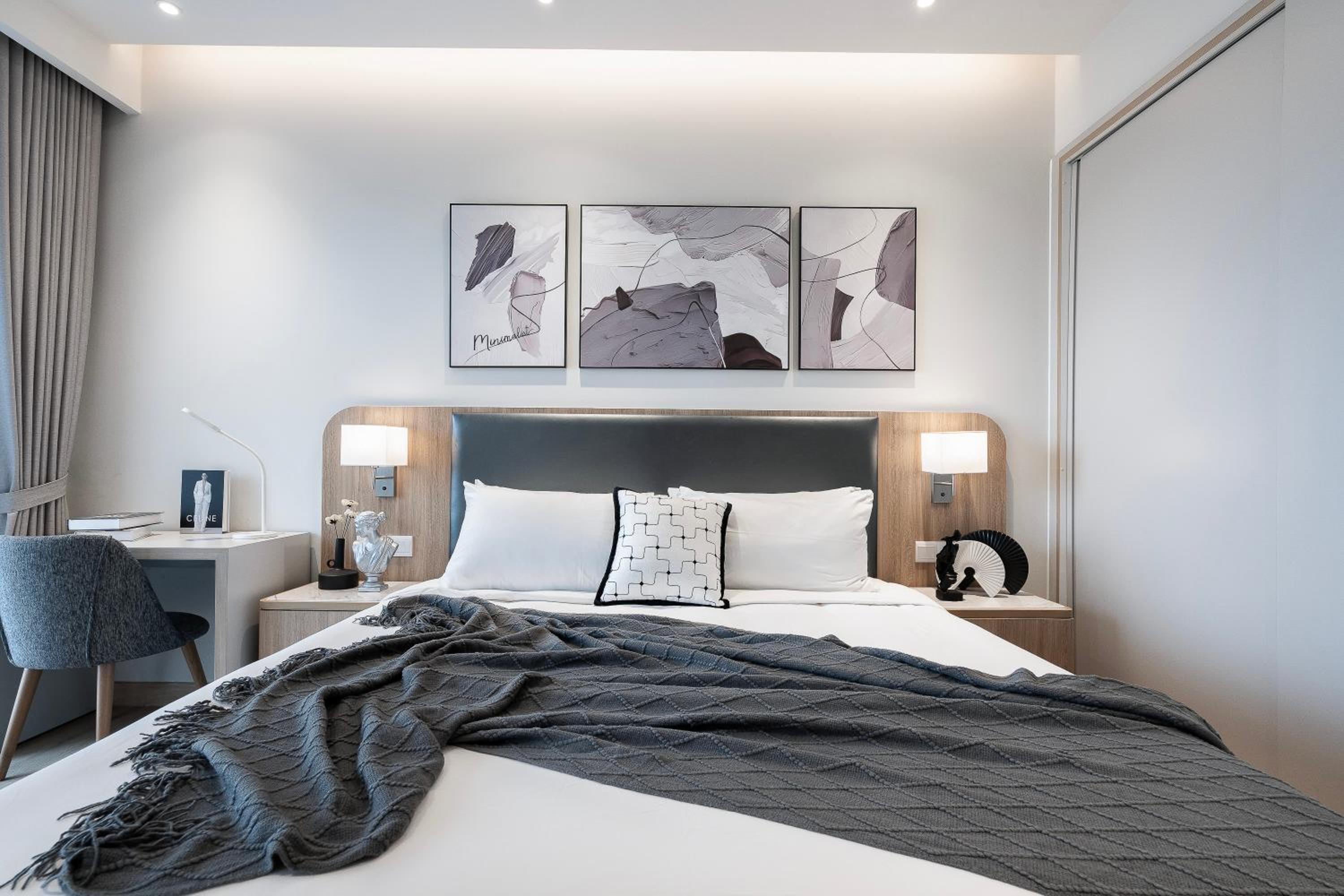 Modern District 1 2BR&3BR D1&Zenity apartment OUTDOOR Jacuzzi Pool