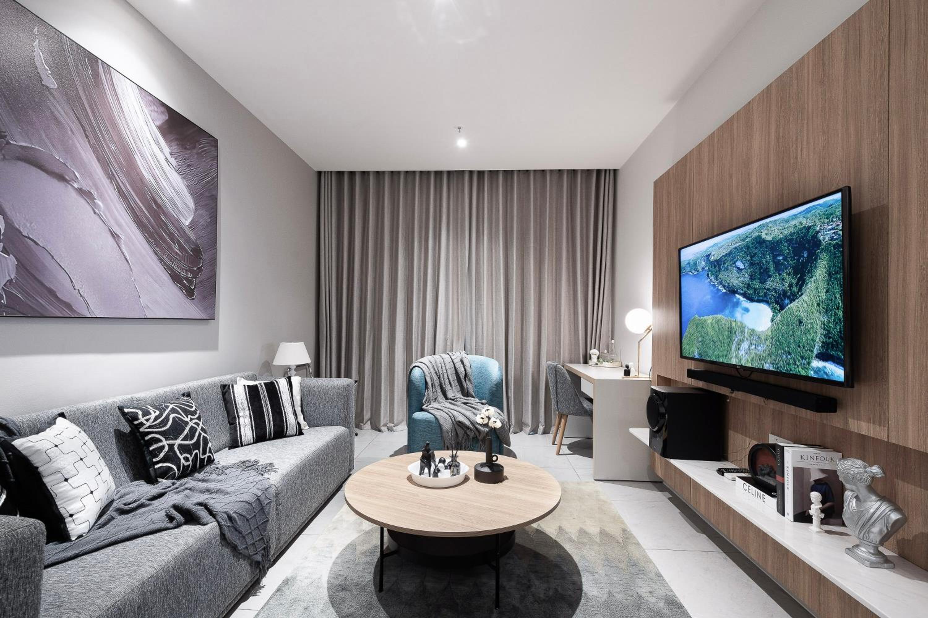 Modern District 1 2BR&3BR D1&Zenity apartment OUTDOOR Jacuzzi Pool