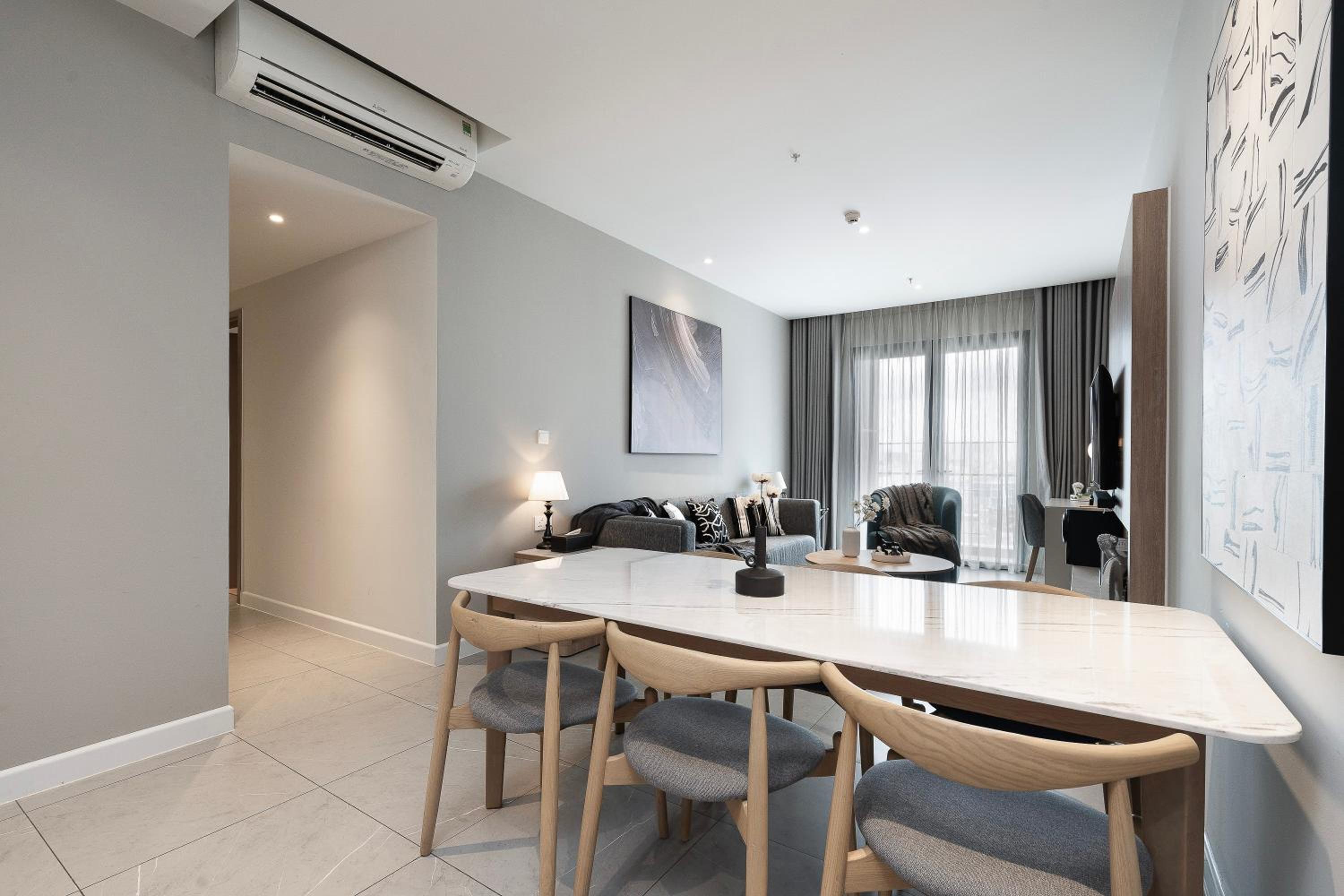 Modern District 1 2BR&3BR D1&Zenity apartment OUTDOOR Jacuzzi Pool