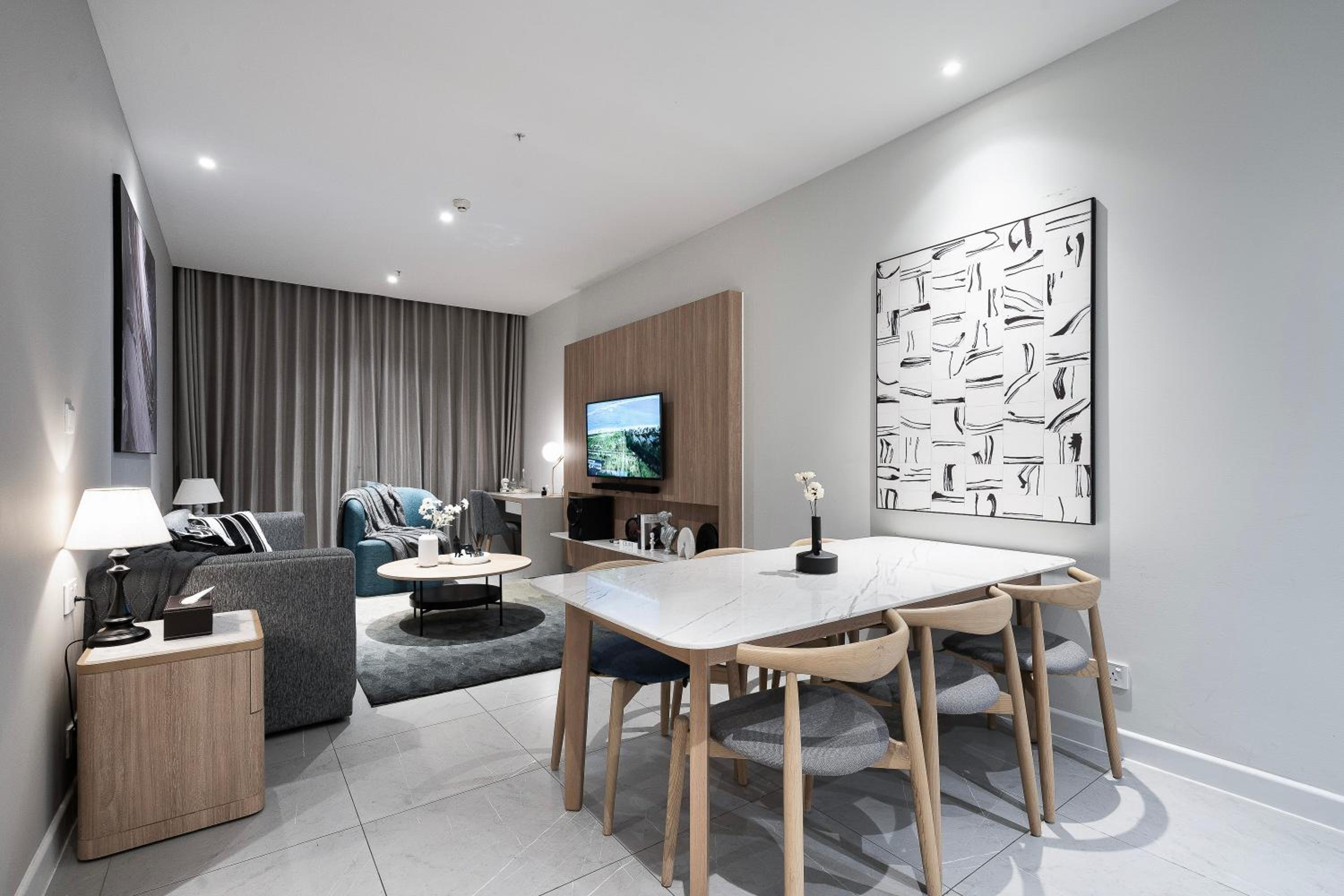 Modern District 1 2BR&3BR D1&Zenity apartment OUTDOOR Jacuzzi Pool