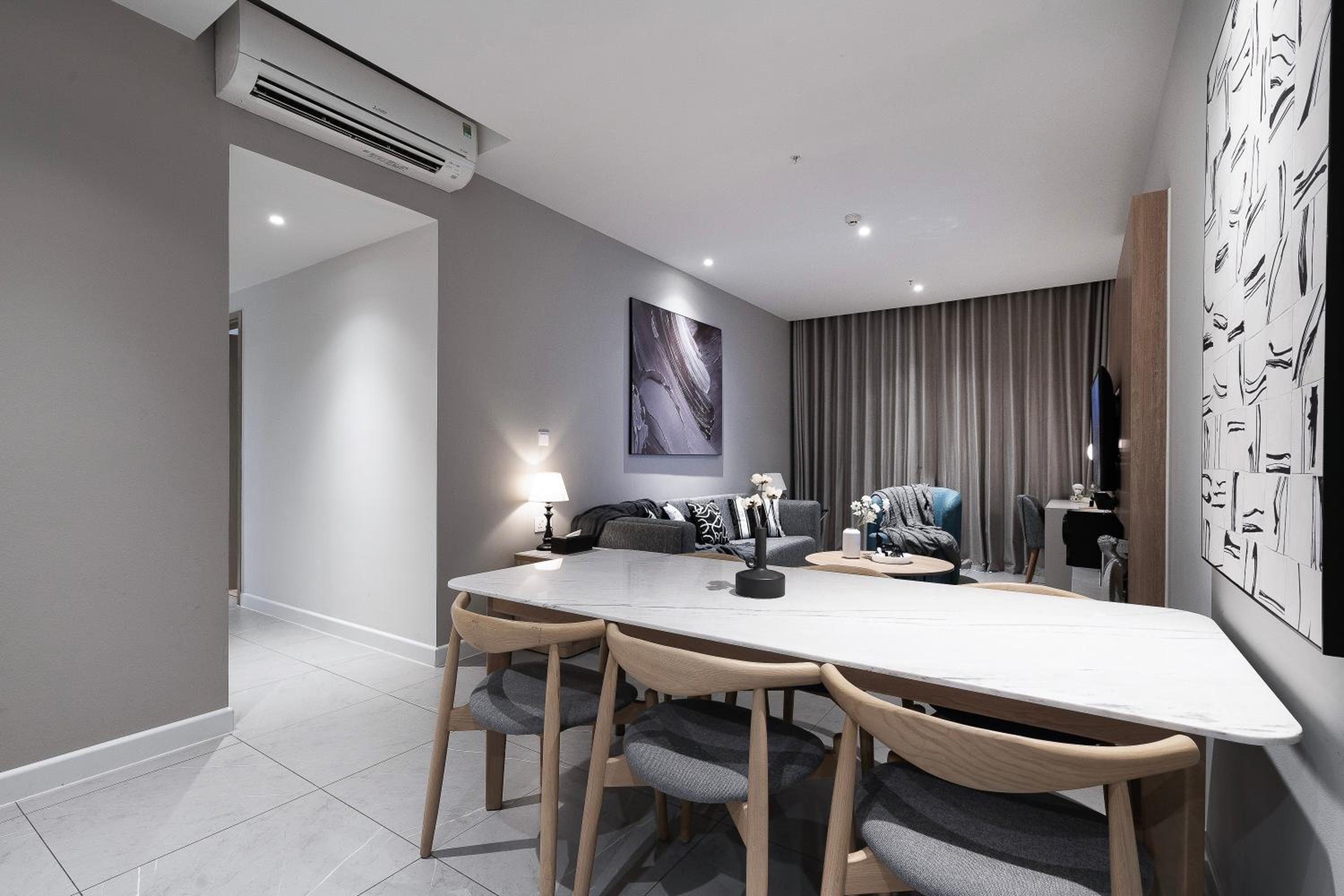 Modern District 1 2BR&3BR D1&Zenity apartment OUTDOOR Jacuzzi Pool