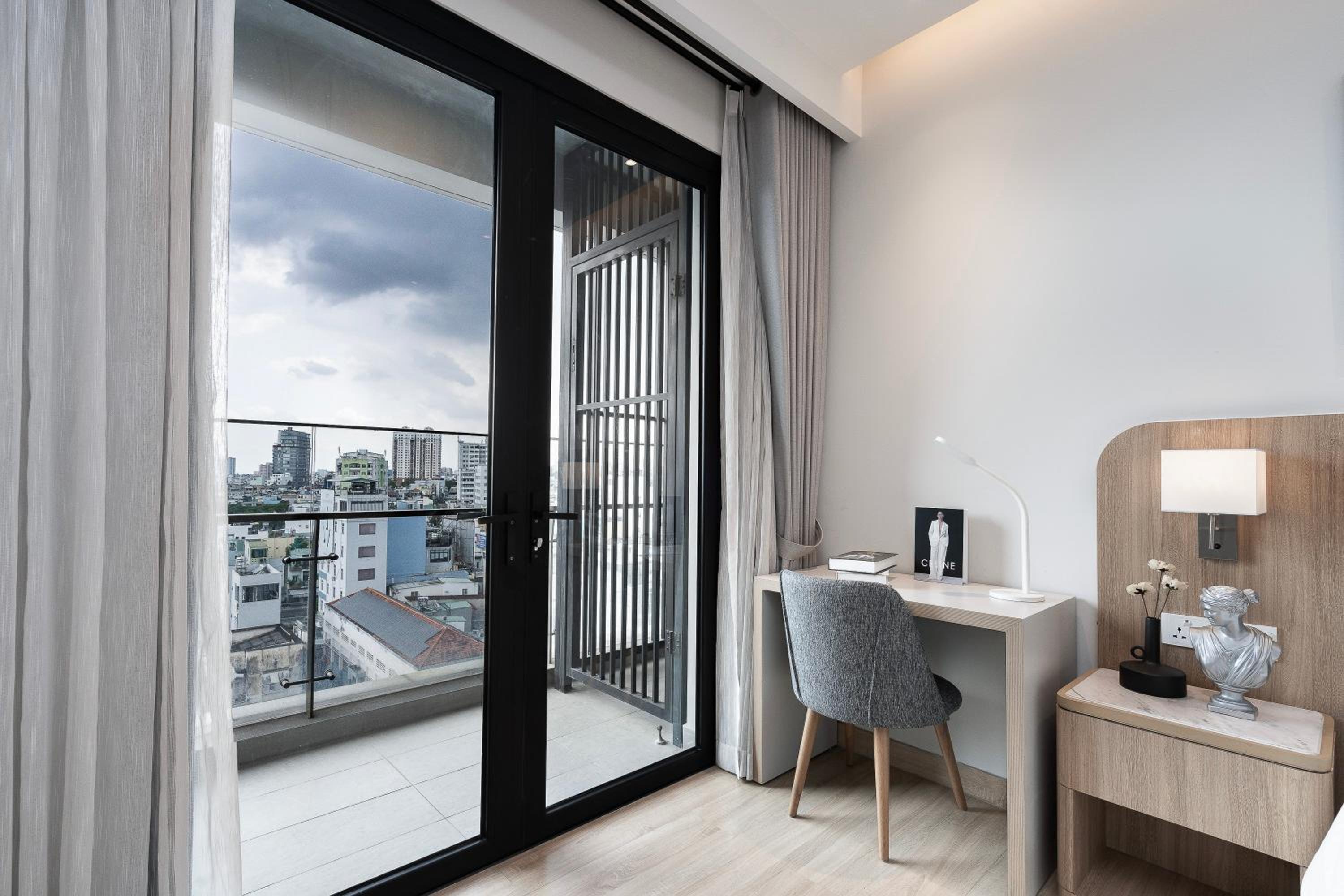 Modern District 1 2BR&3BR D1&Zenity apartment OUTDOOR Jacuzzi Pool