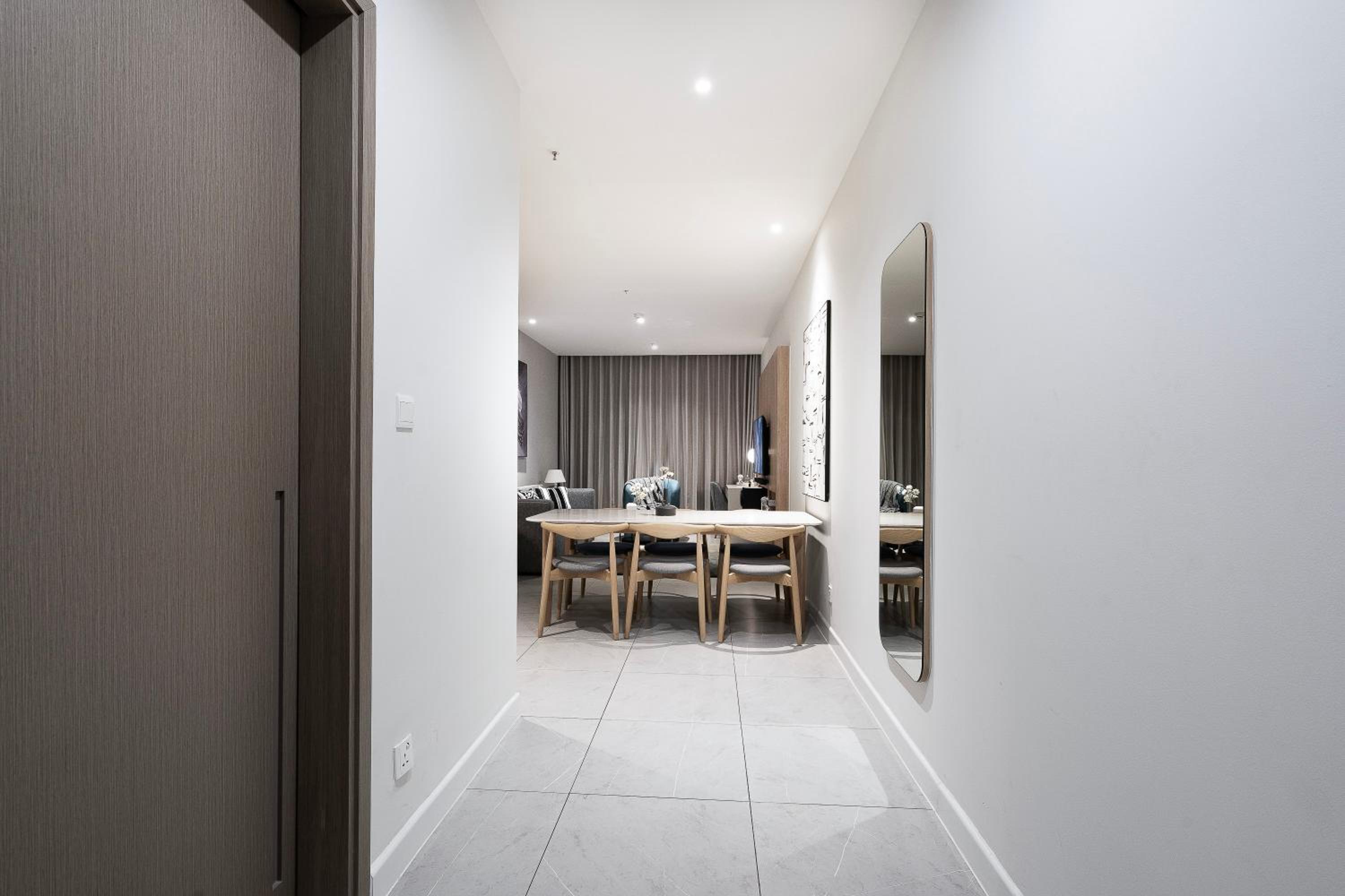 Modern District 1 2BR&3BR D1&Zenity apartment OUTDOOR Jacuzzi Pool