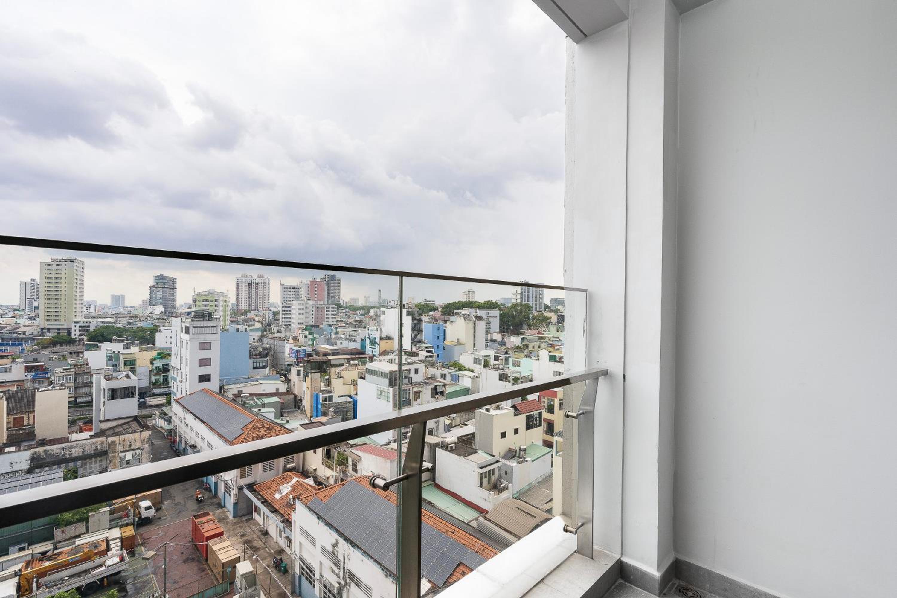 Modern District 1 2BR&3BR D1&Zenity apartment OUTDOOR Jacuzzi Pool