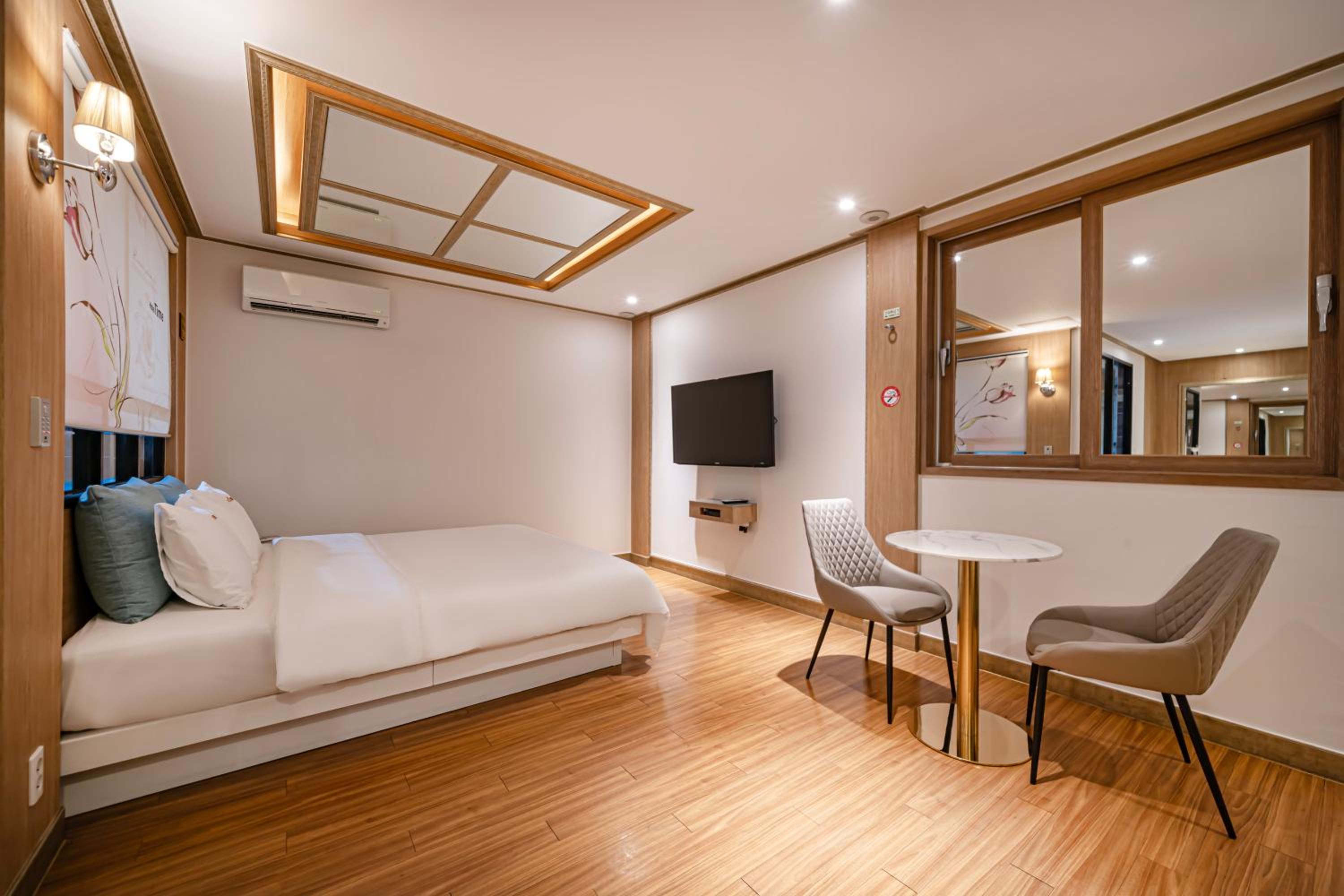 Time Hotel