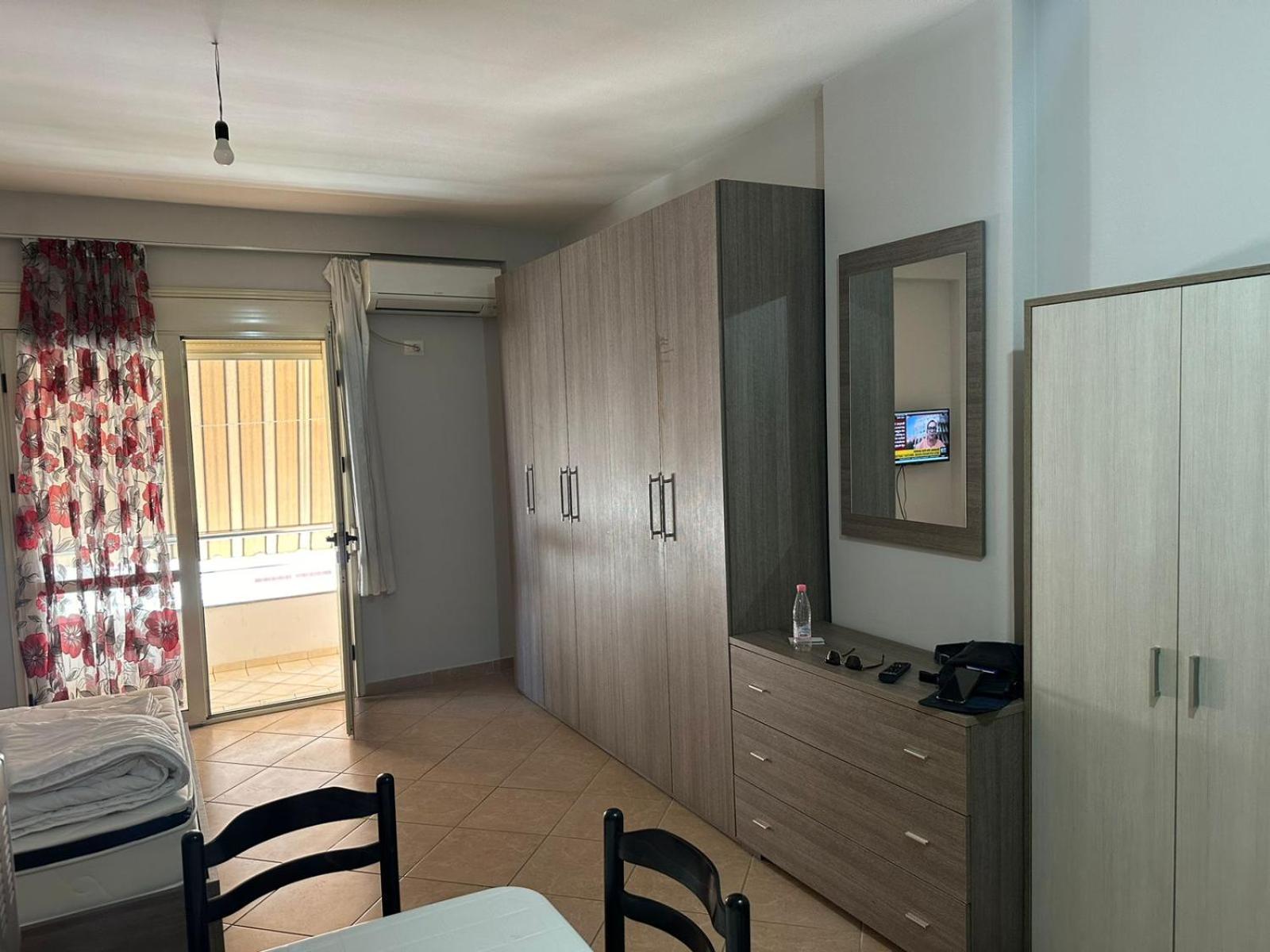 Apartment Univers-al
