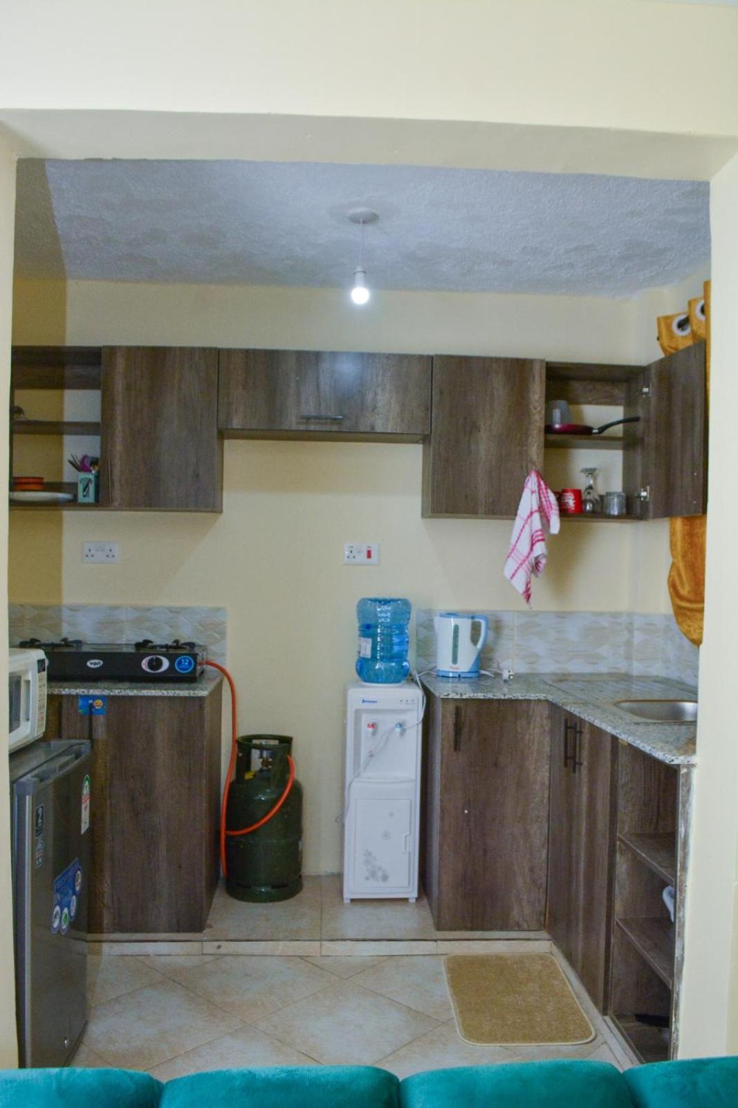 mwaris place, photo 2