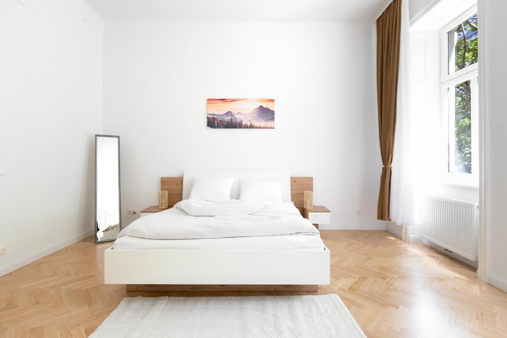 Designer Altbau Apartment, Metro 2 min, Central Vienna