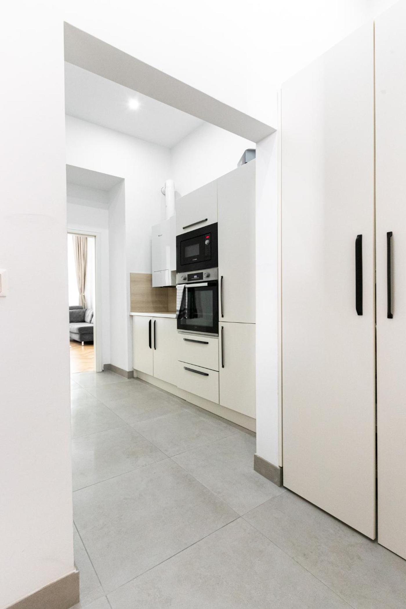 Designer Altbau Apartment, Metro 2 min, Central Vienna