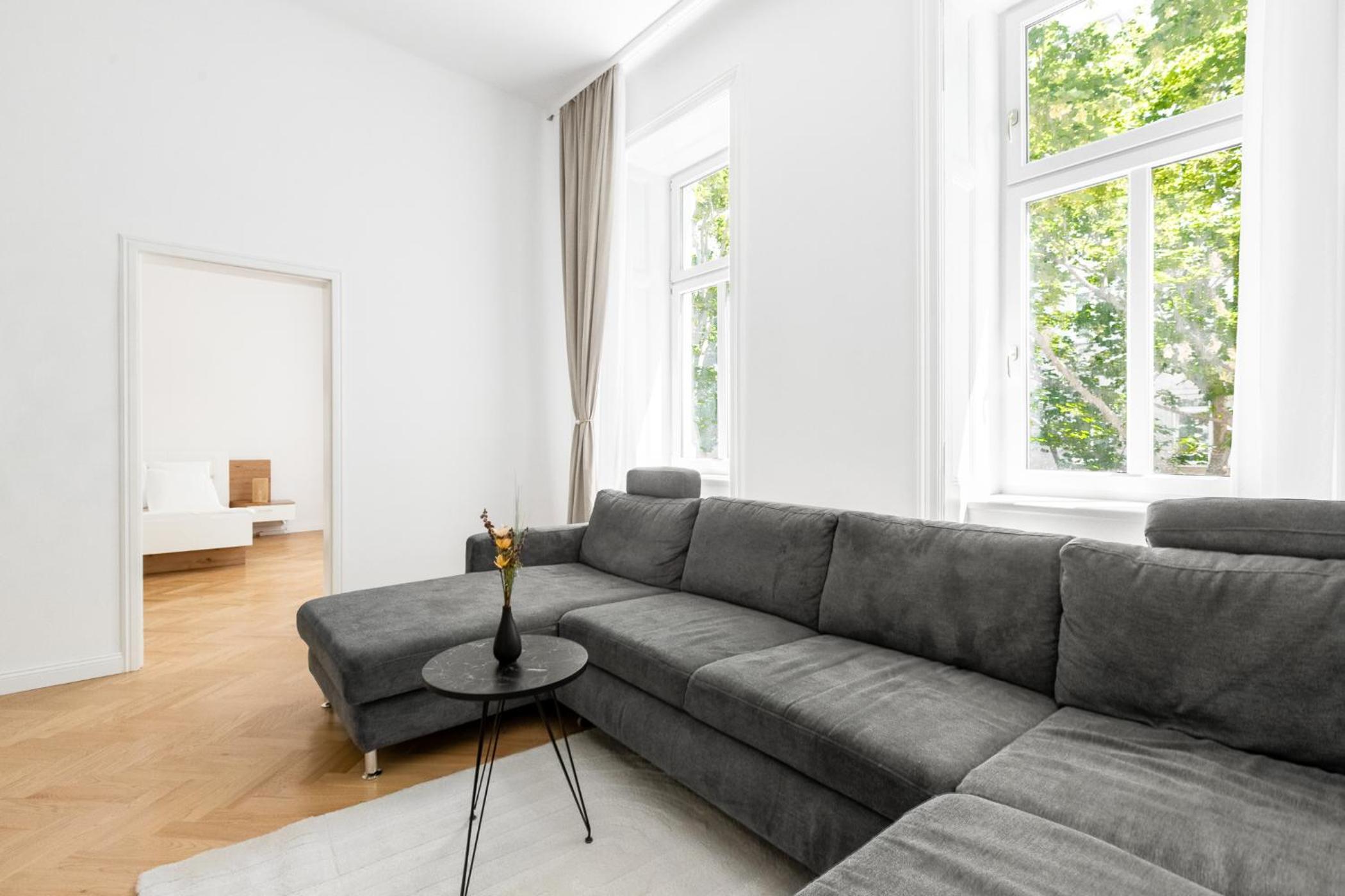 Designer Altbau Apartment, Metro 2 min, Central Vienna