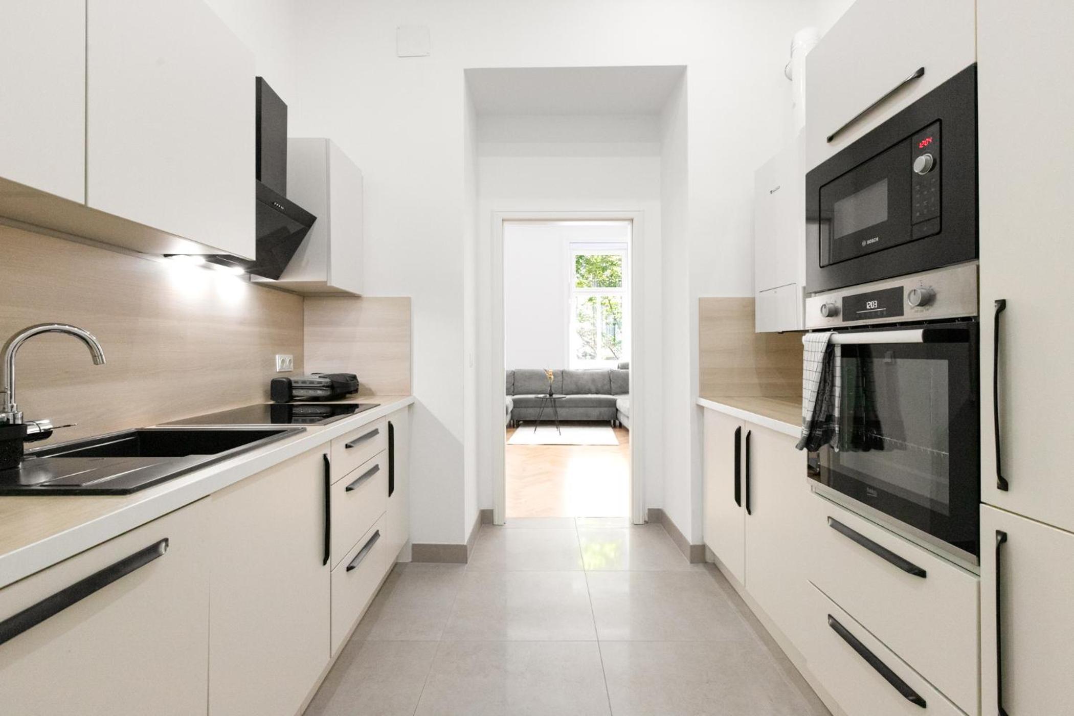 Designer Altbau Apartment, Metro 2 min, Central Vienna