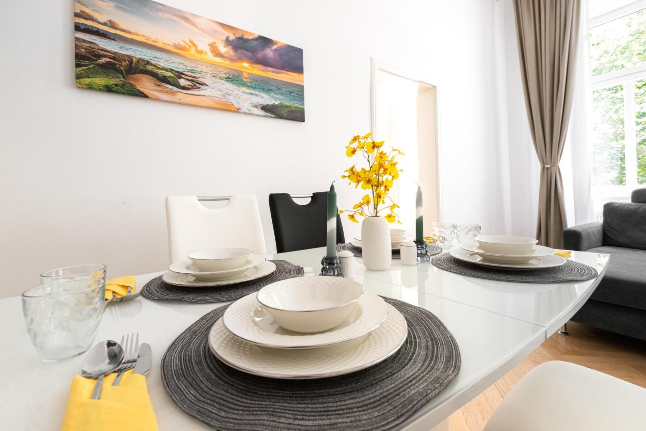 Designer Altbau Apartment, Metro 2 min, Central Vienna