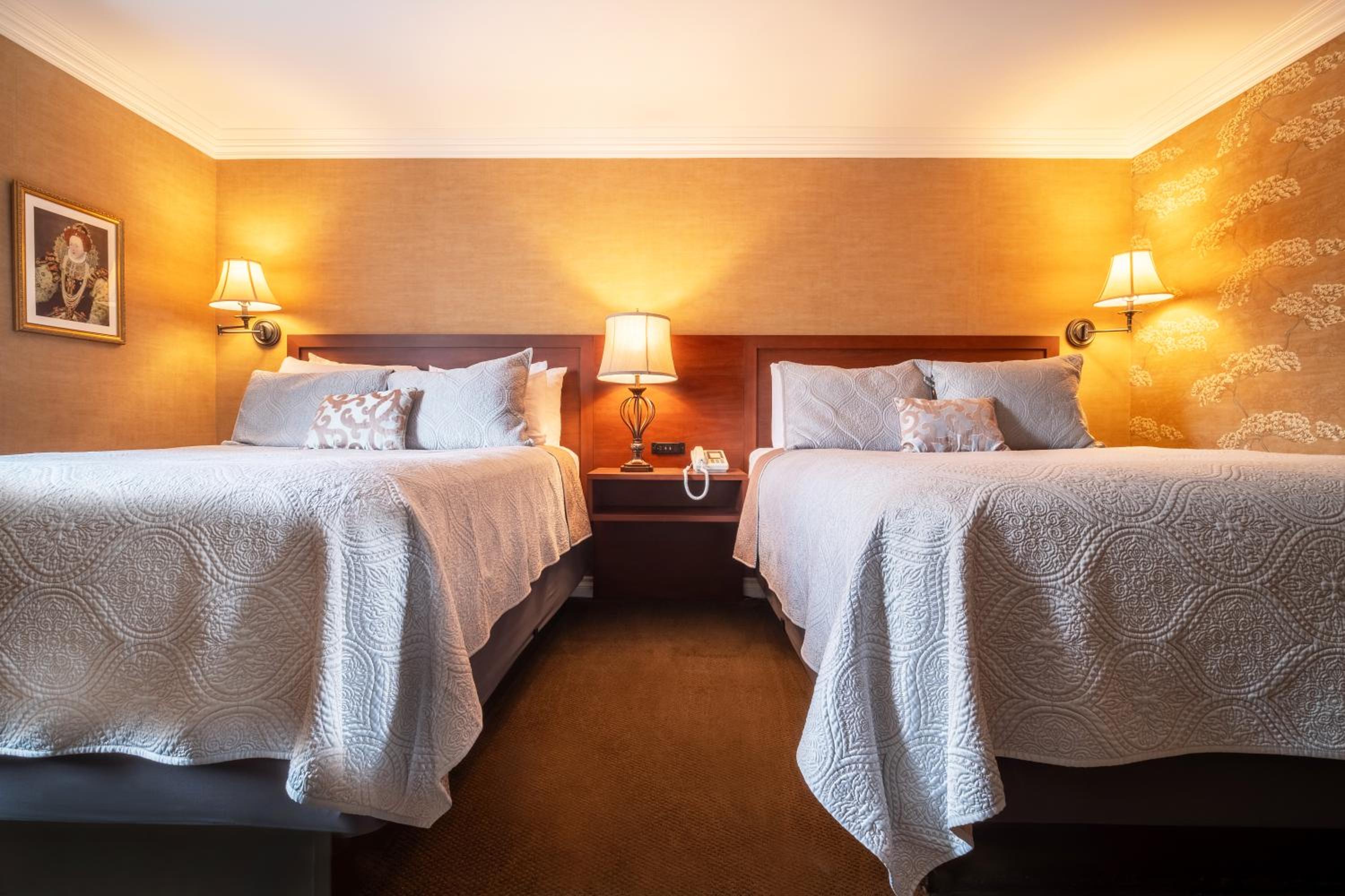 Red Coach Inn