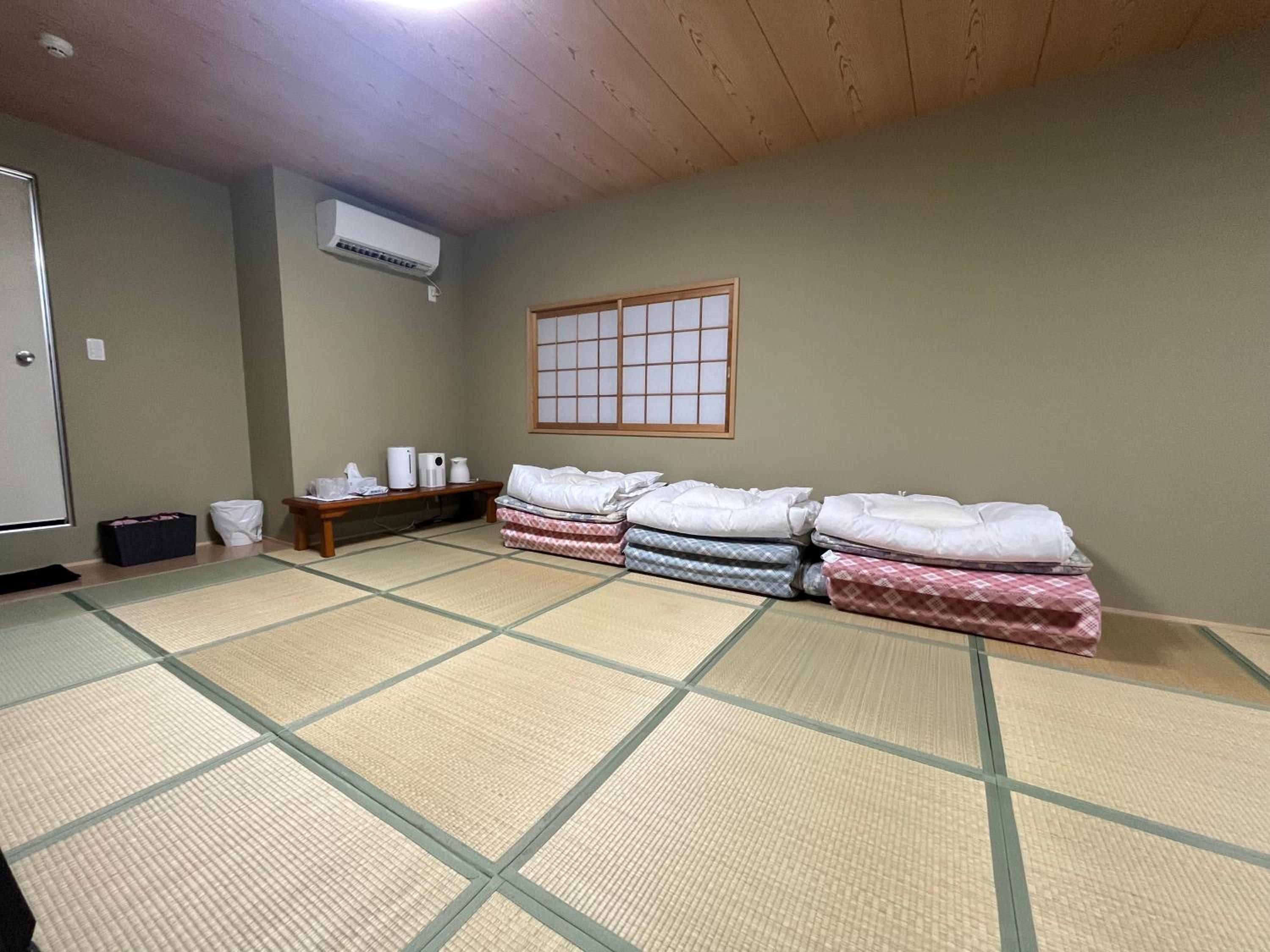 Local Japanese Stay & Sake Experience Namba area