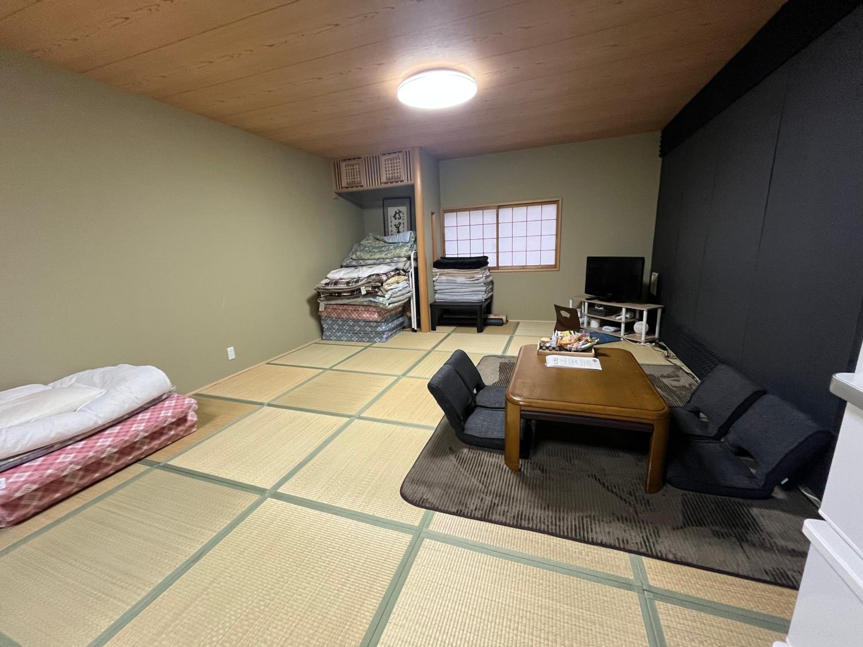 Local Japanese Stay & Sake Experience Namba area