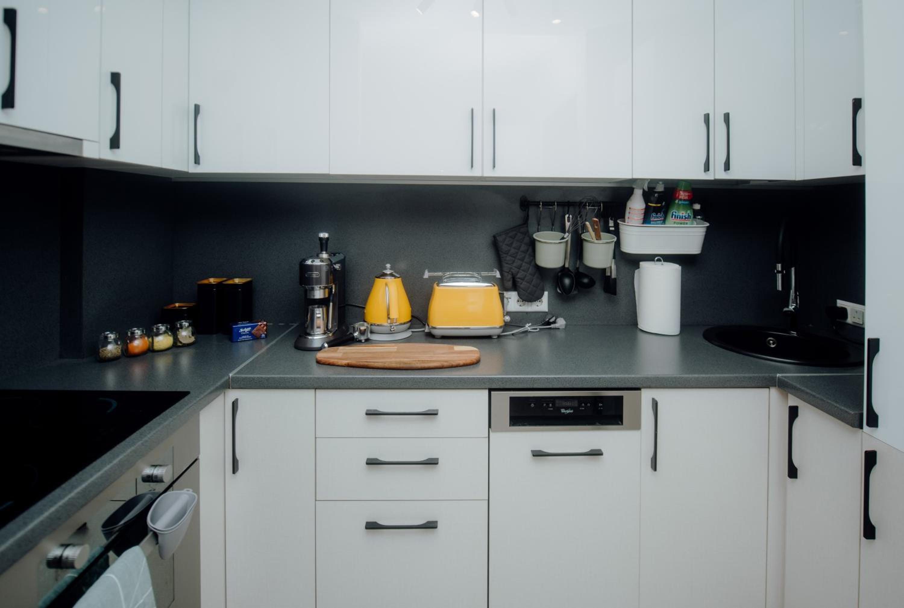 Lovely Valentine apartment with parking space view 2