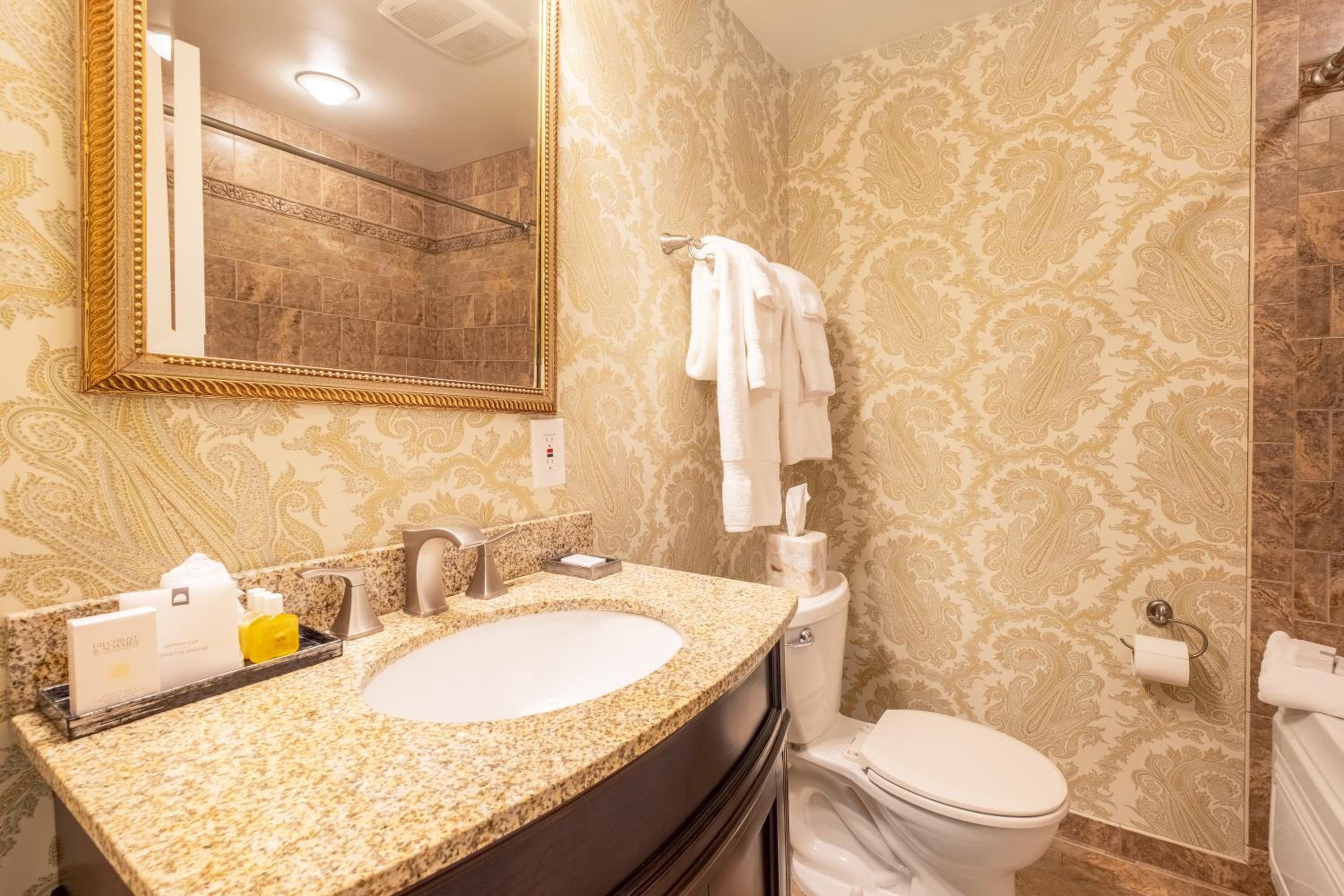 Red Coach Inn