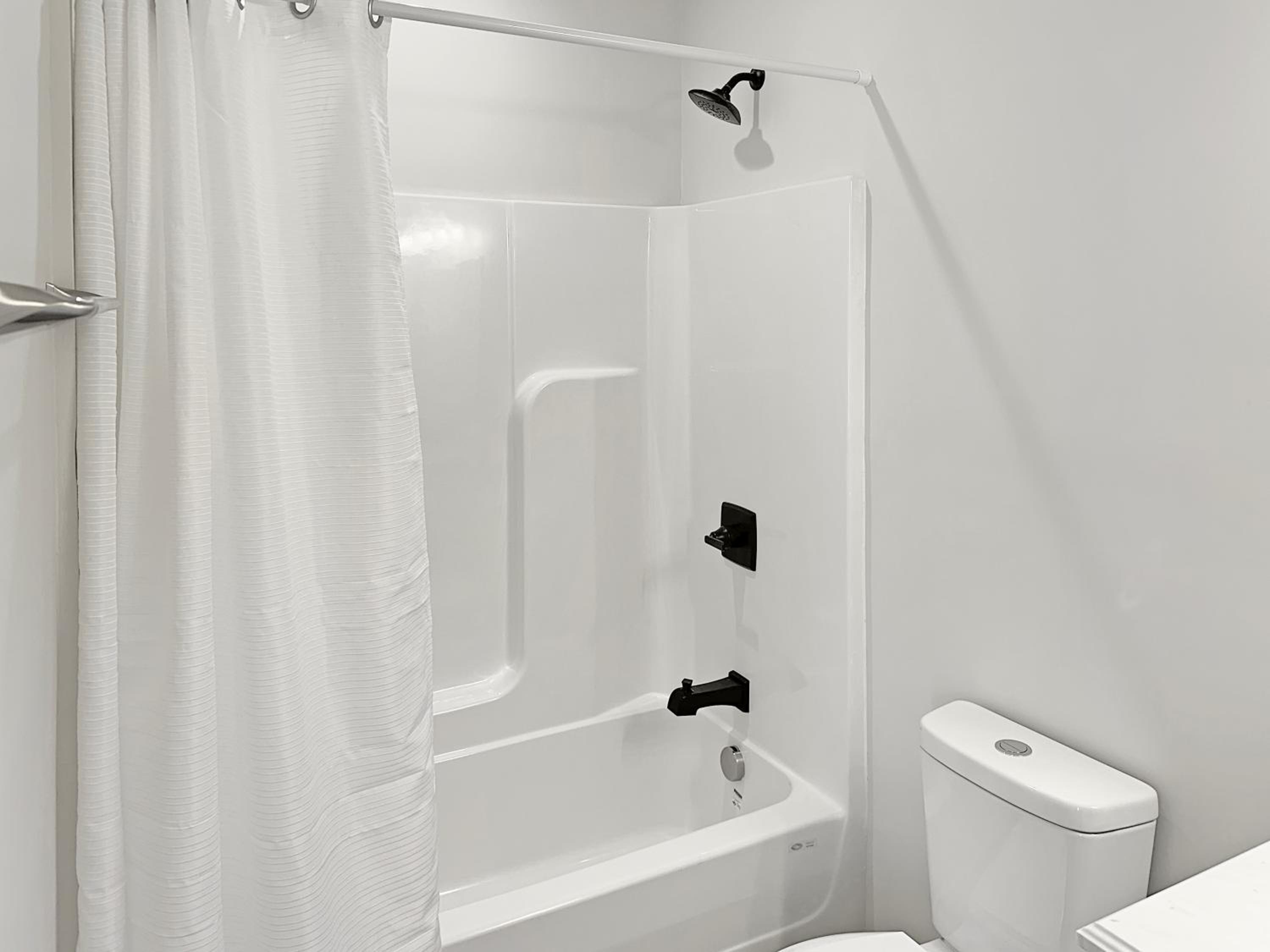 Historic Freshly Renovated 8-Bedroom Townhomes - Downtown Loudon