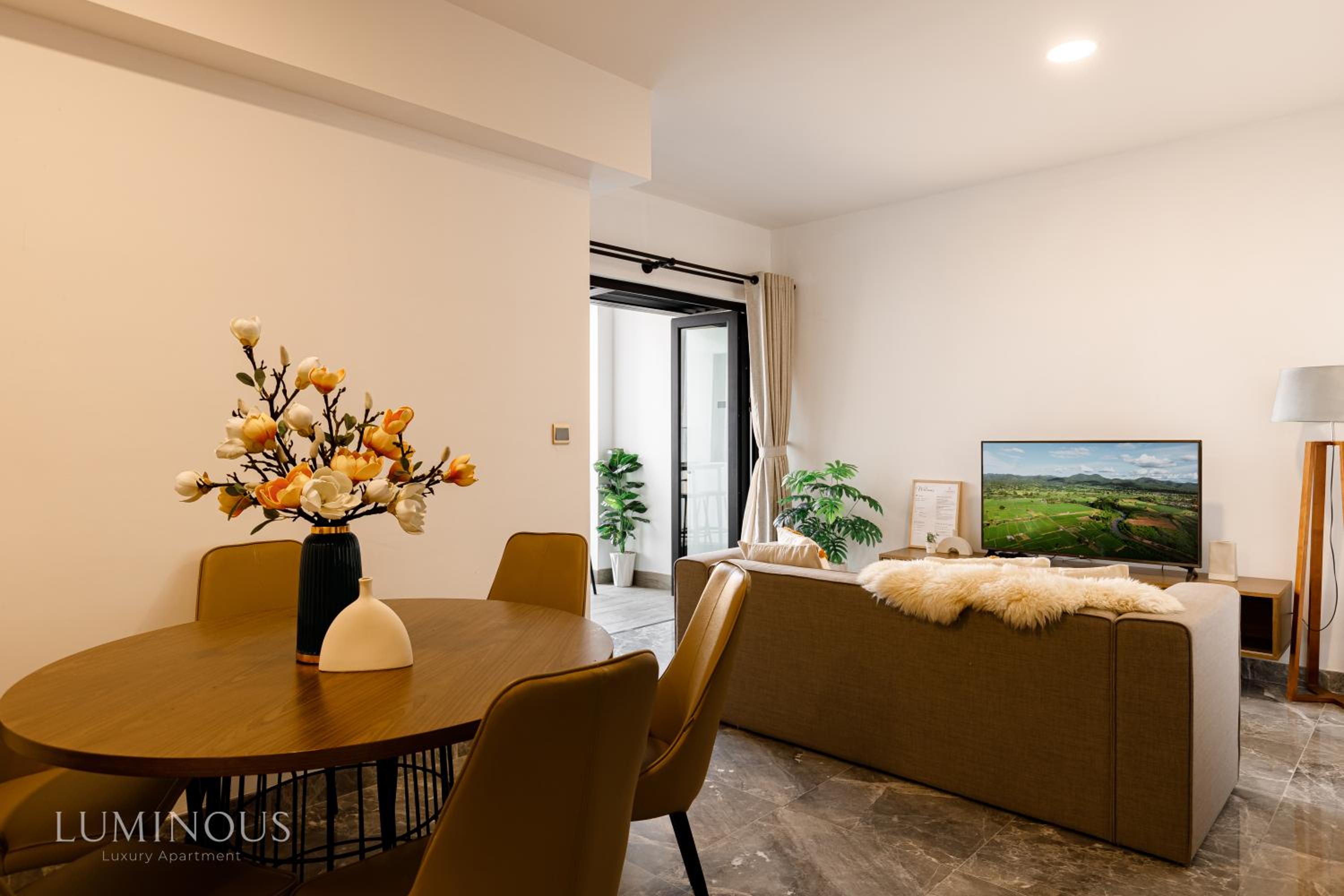 Modern District 1 2BR&3BR D1&Zenity apartment OUTDOOR Jacuzzi Pool