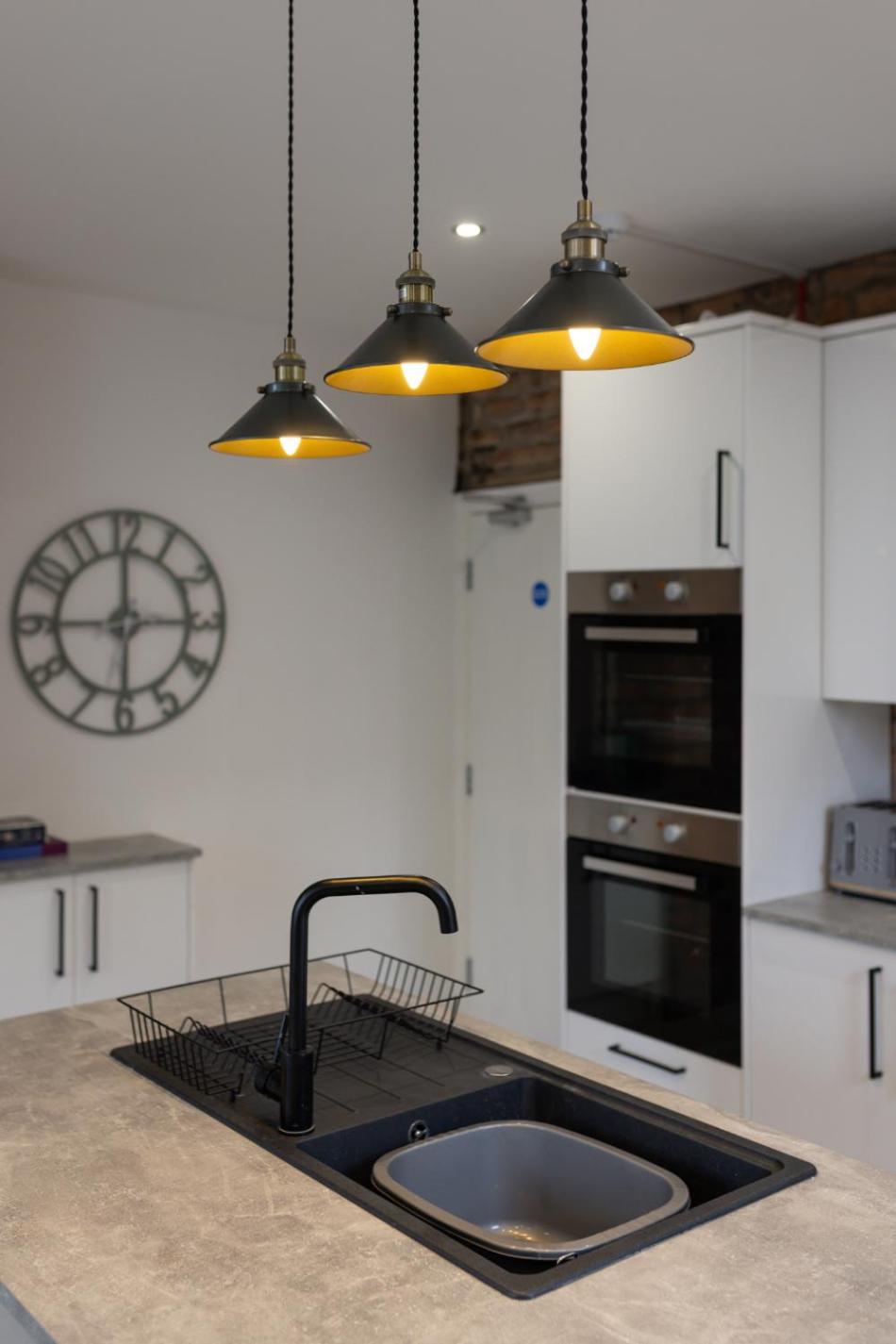 The Wavertree Rooms - Air Host & Stay - 6 Bedrooms photo 2