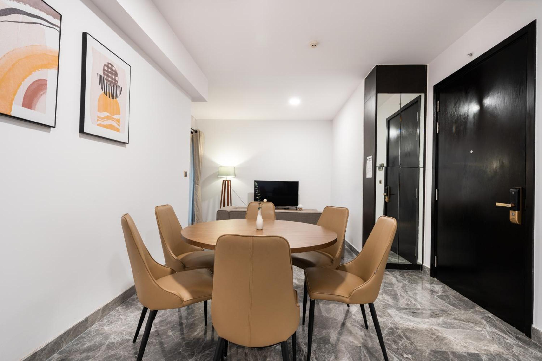Modern District 1 2BR&3BR D1&Zenity apartment OUTDOOR Jacuzzi Pool
