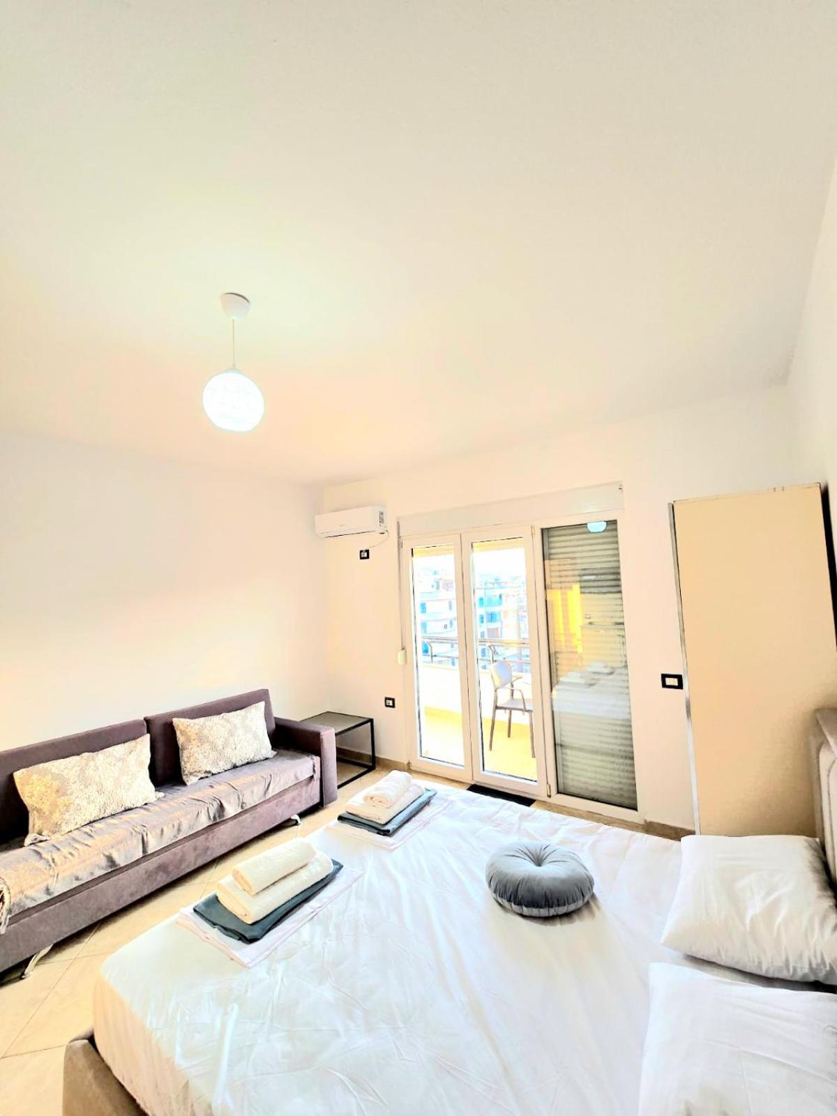 VLORA Apartment Studio Sea View